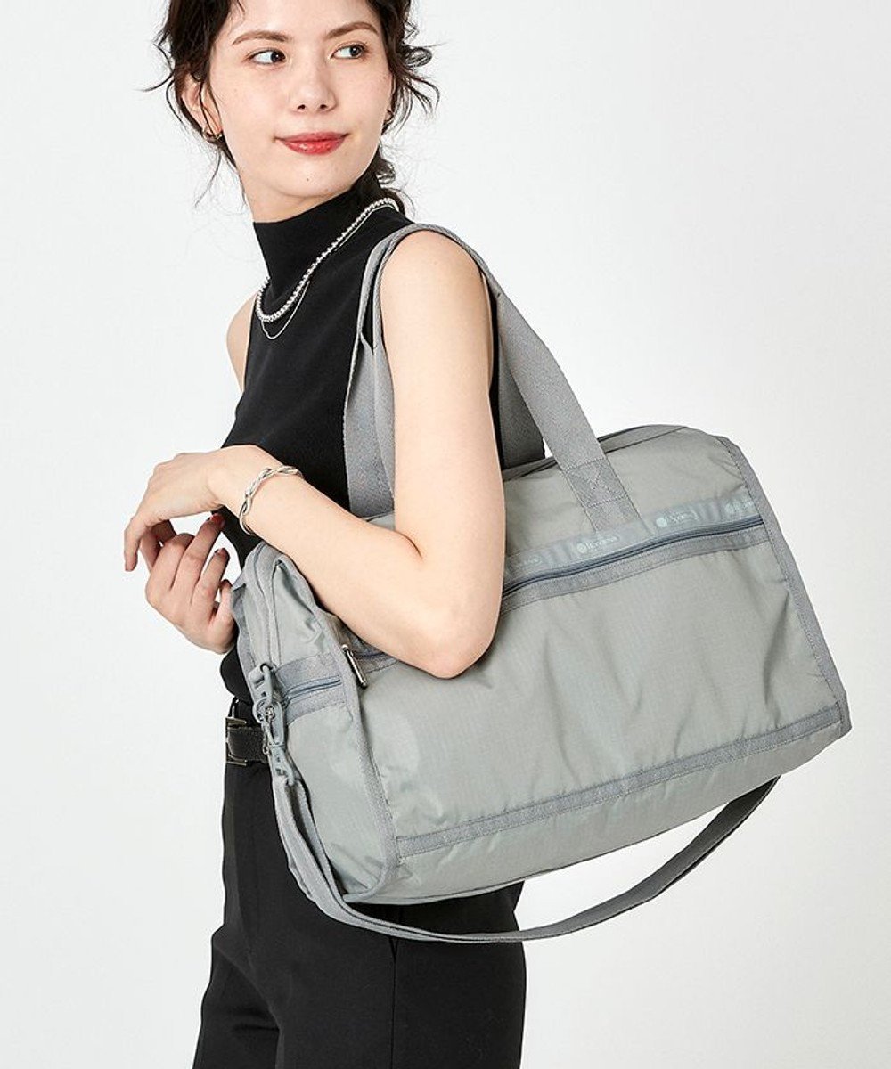 【レスポートサック/LeSportsac】のDELUXE MED WEEKENDER/ドーブグレー 人気、トレンドファッション・服の通販 founy(ファニー) 　ファッション　Fashion　レディースファッション　WOMEN　アウトドア　Outdoor　軽量　Lightweight　シンプル　Simple　スポーツ　Sports　トラベル　Travel　人気　Popularity　プリント　Print　ボストンバッグ　Boston Bag　ポケット　Pocket　無地　Plain Color　旅行　Travel　 other-1|ID: prp329100004077856 ipo3291000000027544037