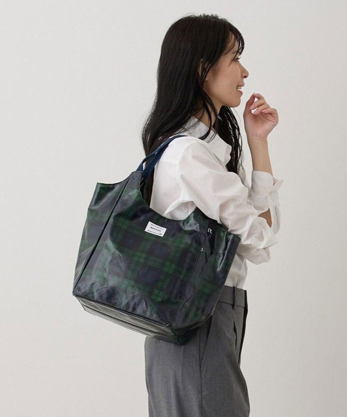 【ルートート/ROOTOTE】の1295【肩掛け】EU.ラウンド.ラミネート-N インテリア・キッズ・メンズ・レディースファッション・服の通販 founy(ファニー) https://founy.com/ ファッション Fashion レディースファッション WOMEN バッグ Bag インナー Inner カメラ Camera 軽量 Lightweight スマホ Smartphone チェック Check プリント Print ボックス Box ポケット Pocket ポーチ Pouch ラウンド Round ランダム Random NEW・新作・新着・新入荷 New Arrivals |ID: prp329100004082272 ipo3291000000027598760