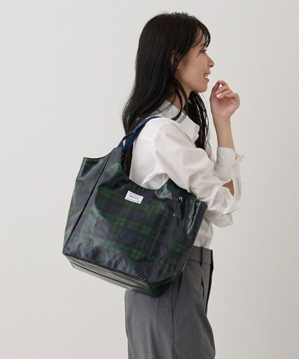 【ルートート/ROOTOTE】の1295【肩掛け】EU.ラウンド.ラミネート-N 人気、トレンドファッション・服の通販 founy(ファニー) 　ファッション　Fashion　レディースファッション　WOMEN　バッグ　Bag　インナー　Inner　カメラ　Camera　軽量　Lightweight　スマホ　Smartphone　チェック　Check　プリント　Print　ボックス　Box　ポケット　Pocket　ポーチ　Pouch　ラウンド　Round　ランダム　Random　NEW・新作・新着・新入荷　New Arrivals　 other-1|ID: prp329100004082272 ipo3291000000027598760