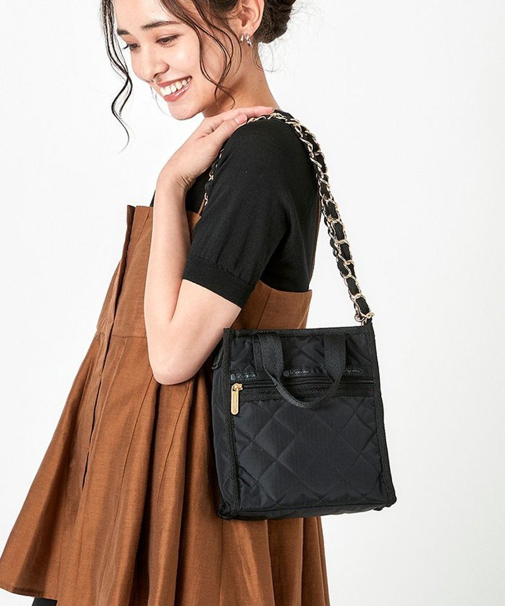 【レスポートサック/LeSportsac】のCHAIN MINI N/S TOTE/ブラックチェーンキルト 人気、トレンドファッション・服の通販 founy(ファニー) 　ファッション　Fashion　レディースファッション　WOMEN　バッグ　Bag　アウトドア　Outdoor　キルティング　Quilting　クラシカル　Classical　軽量　Lightweight　スクエア　Square　スマート　Smart　財布　Wallet　チェーン　Chain　トラベル　Travel　定番　Standard　プリント　Print　ポケット　Pocket　ポーチ　Pouch　NEW・新作・新着・新入荷　New Arrivals　おすすめ　Recommend　エレガント 上品　Elegant　ビジネス 仕事 通勤　Business　 other-1|ID: prp329100004093999 ipo3291000000027747601