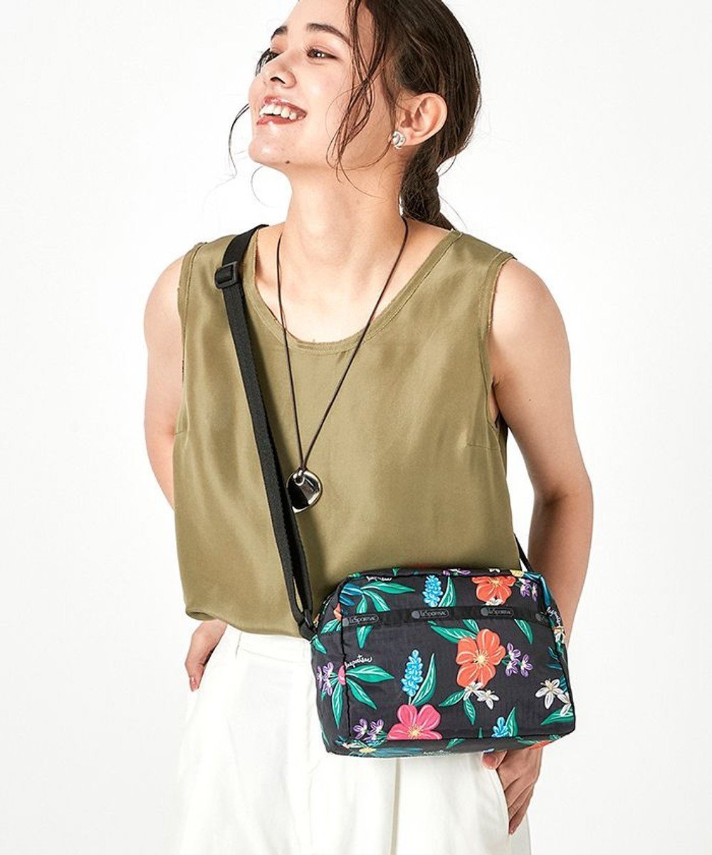 【レスポートサック/LeSportsac】のDANIELLA CROSSBODY/ワイルドフラワーウォーターカラー 人気、トレンドファッション・服の通販 founy(ファニー) 　ファッション　Fashion　レディースファッション　WOMEN　おすすめ　Recommend　アウトドア　Outdoor　ウォーター　Water　コンパクト　Compact　フラワー　Flower　プリント　Print　ポケット　Pocket　旅行　Travel　財布　Wallet　 other-1|ID: prp329100004094023 ipo3291000000027747671