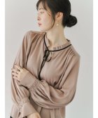 【イェッカ ヴェッカ/YECCA VECCA】のスタンドタックカラーリボンブラウス Beige|ID: prp329100004095441 ipo3291000000027765580