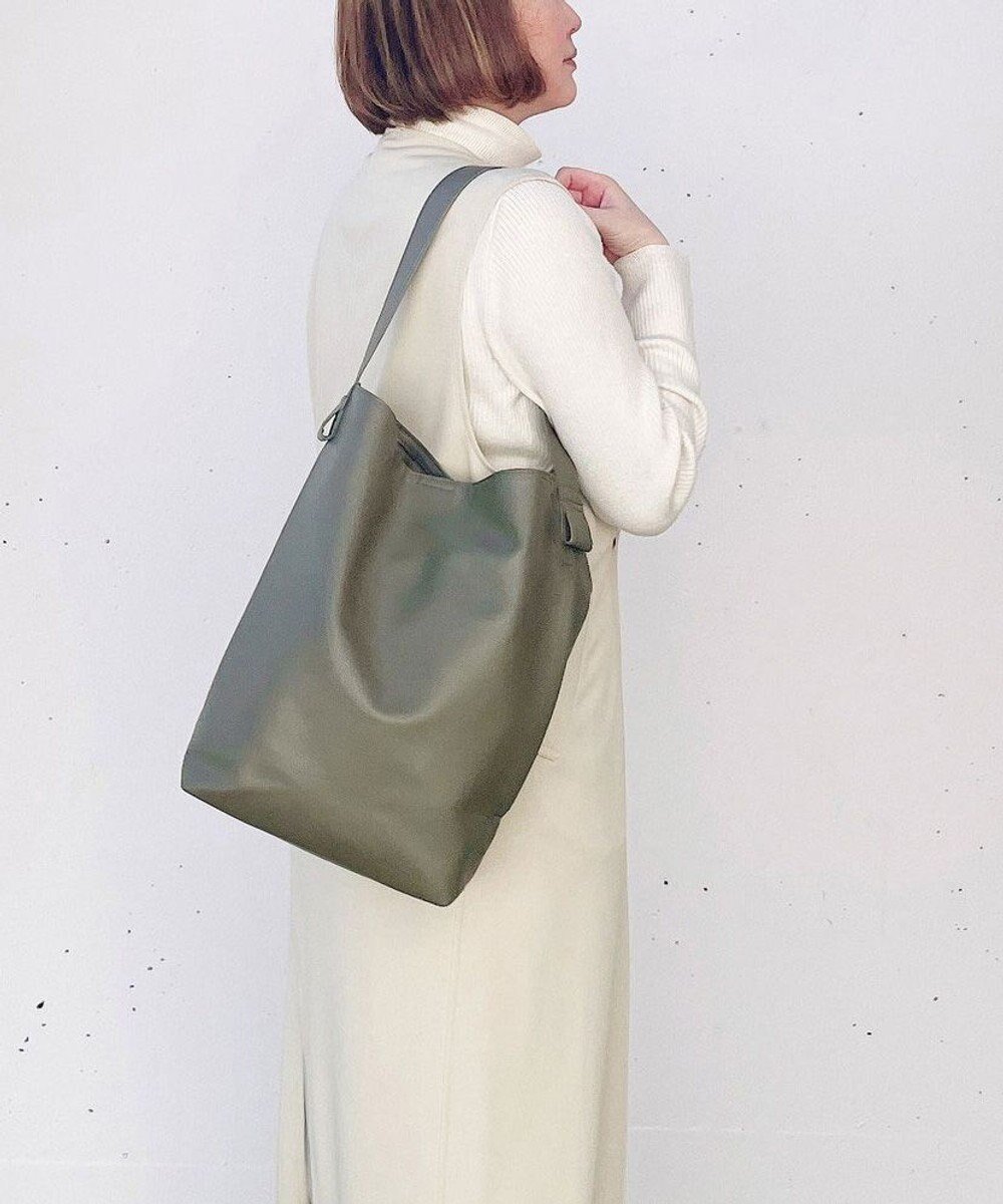 【ルートート/ROOTOTE】の1326【A4ファイル収納】LT.アーキャトル.スーリール-A 人気、トレンドファッション・服の通販 founy(ファニー) 　ファッション　Fashion　レディースファッション　WOMEN　バッグ　Bag　オケージョン　Occasion　カメラ　Camera　シンプル　Simple　スマホ　Smartphone　ハンカチ　Handkerchief　バランス　Balance　フィット　Fit　ポケット　Pocket　リップ　Lip　エレガント 上品　Elegant　NEW・新作・新着・新入荷　New Arrivals　ビジネス 仕事 通勤　Business　 other-1|ID: prp329100004096752 ipo3291000000027782052