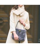 【トッカ/TOCCA】のLIASON FUR BAG ファーバッグ 人気、トレンドファッション・服の通販 founy(ファニー) ファッション Fashion レディースファッション WOMEN バッグ Bag 2024年 2024 2024-2025秋冬・A/W Aw/Autumn/Winter/Fw/Fall/2024-2025 A/W・秋冬 Aw・Autumn/Winter・Fw・Fall-Winter 冬 Winter おすすめ Recommend シンプル Simple スマホ Smartphone デニム Denim トレンド Trend フォルム Form フロント Front ポケット Pocket リュクス Luxe 財布 Wallet thumbnail グレー系|ID: prp329100004105982 ipo3291000000028537508