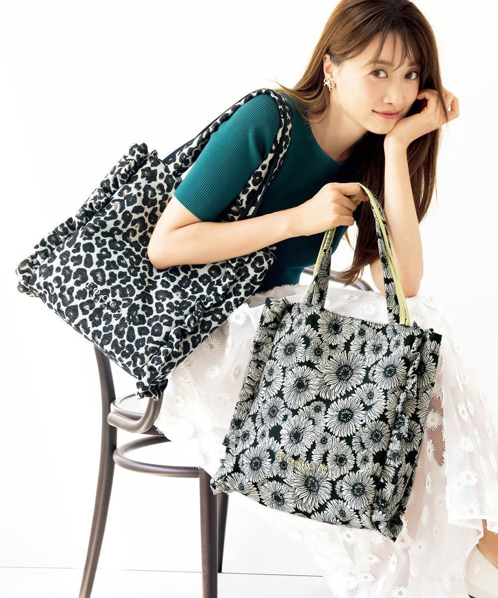 【トッカ/TOCCA】の【ヨンア×大人百花×TOCCAコラボカラー有り】PRECIOUS WAVES BAG WITH POUCH ポーチ付きトートバッグ 人気、トレンドファッション・服の通販 founy(ファニー) 　ファッション　Fashion　レディースファッション　WOMEN　バッグ　Bag　ポーチ　Pouches　エレガント 上品　Elegant　シンプル　Simple　スパンコール　Sequins　スペシャル　Special　財布　Wallet　雑誌　Magazine　デニム　Denim　トレンド　Trend　ドット　Dot　フェミニン　Feminine　フラット　Flat　フリル　Frills　ポケット　Pocket　ポーチ　Pouch　無地　Plain Color　リュクス　Luxe　レオパード　Leopard　冬　Winter　A/W・秋冬　Aw・Autumn/Winter・Fw・Fall-Winter　NEW・新作・新着・新入荷　New Arrivals　2024年　2024　ビジネス 仕事 通勤　Business　2024-2025秋冬・A/W　Aw/Autumn/Winter/Fw/Fall/2024-2025　 other-1|ID: prp329100004113118 ipo3291000000028463161