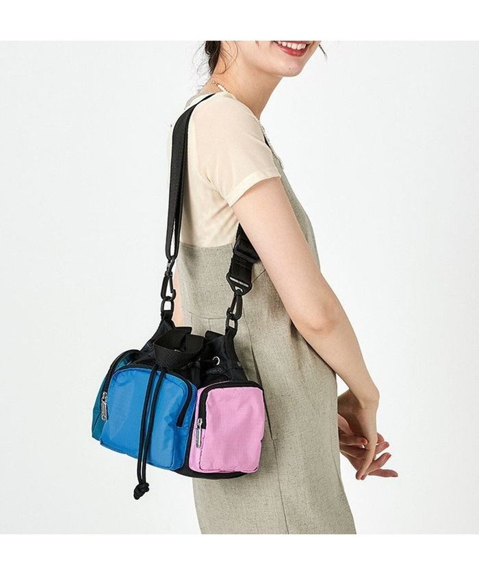 【レスポートサック/LeSportsac】のCONV DRAWSTRING CROSSBODY/ティール/ヴィヴィッド/フューシャ CB インテリア・キッズ・メンズ・レディースファッション・服の通販 founy(ファニー) https://founy.com/ ファッション Fashion レディースファッション WOMEN カラフル Colorful 巾着 Purse 軽量 Lightweight スマホ Smartphone 財布 Wallet フォルム Form ブロック Block プリント Print ポケット Pocket ポシェット Pochette 無地 Plain Color |ID: prp329100004113146 ipo3291000000028016455