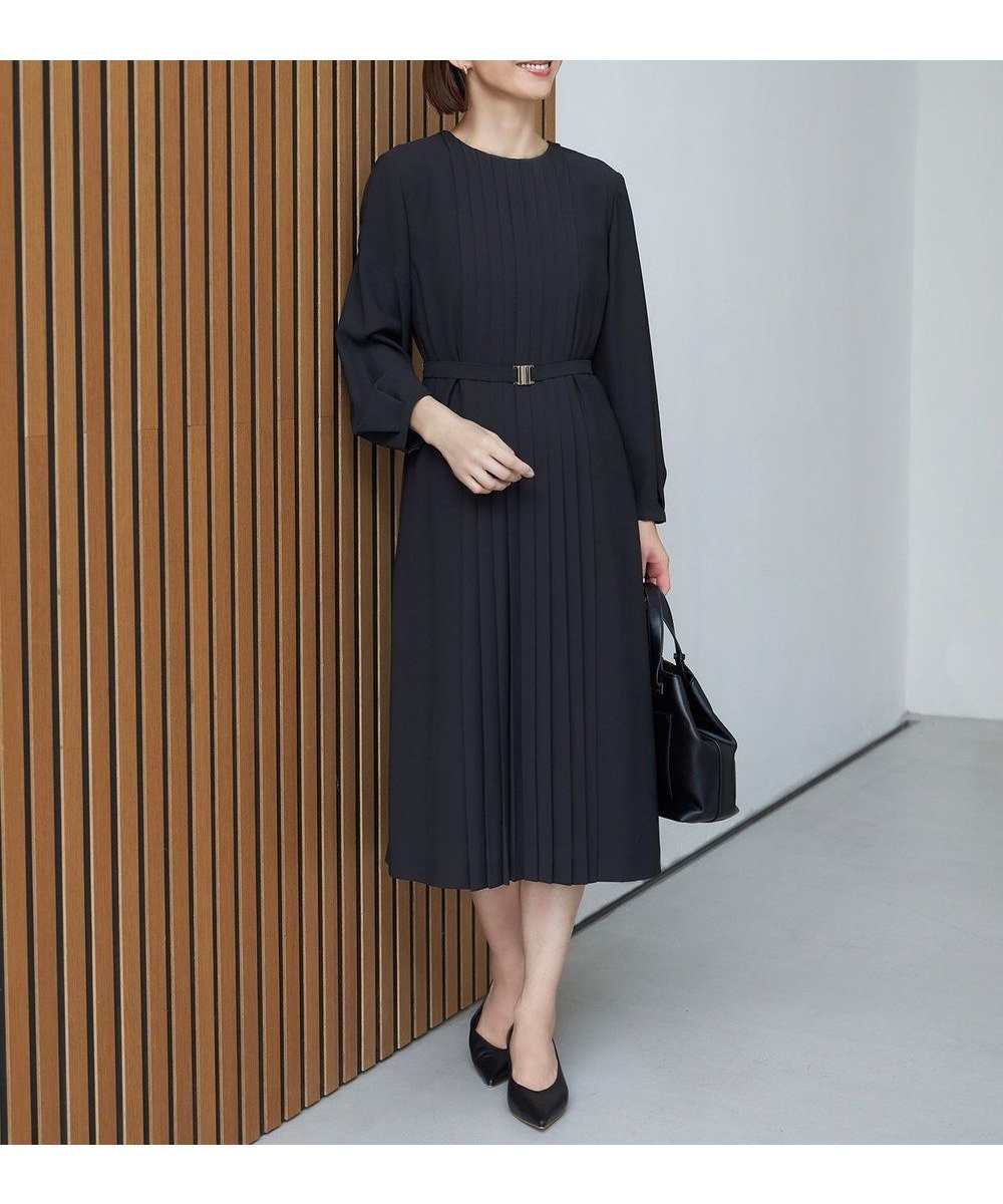 【自由区/JIYU-KU】の【洗える】ライトサテン ワンピース インテリア・キッズ・メンズ・レディースファッション・服の通販 founy(ファニー) 　ファッション　Fashion　レディースファッション　Fashion for Women　ワンピース　Dresses　おすすめ　Recommended / Our Picks　サテン　Satin, Glossy Fabric　ストレッチ　Stretch, Stretchy Fabric　セレモニー　Ceremony　ドット　Polka Dot, Dot Pattern　ドレープ　Drape, Draping Fabric　フロント　Front, Front Design　プリーツ　Pleats, Pleated　夏　Summer　S/S・春夏　SS, Spring/Summer, Warm Season　洗える　Machine Washable　無地　Plain, Solid Color　A/W・秋冬　Autumn/Winter　ビジネス 仕事 通勤　Business / Work / Commuting　ネイビー|ID: prp329100004113174 ipo3291000000033206207