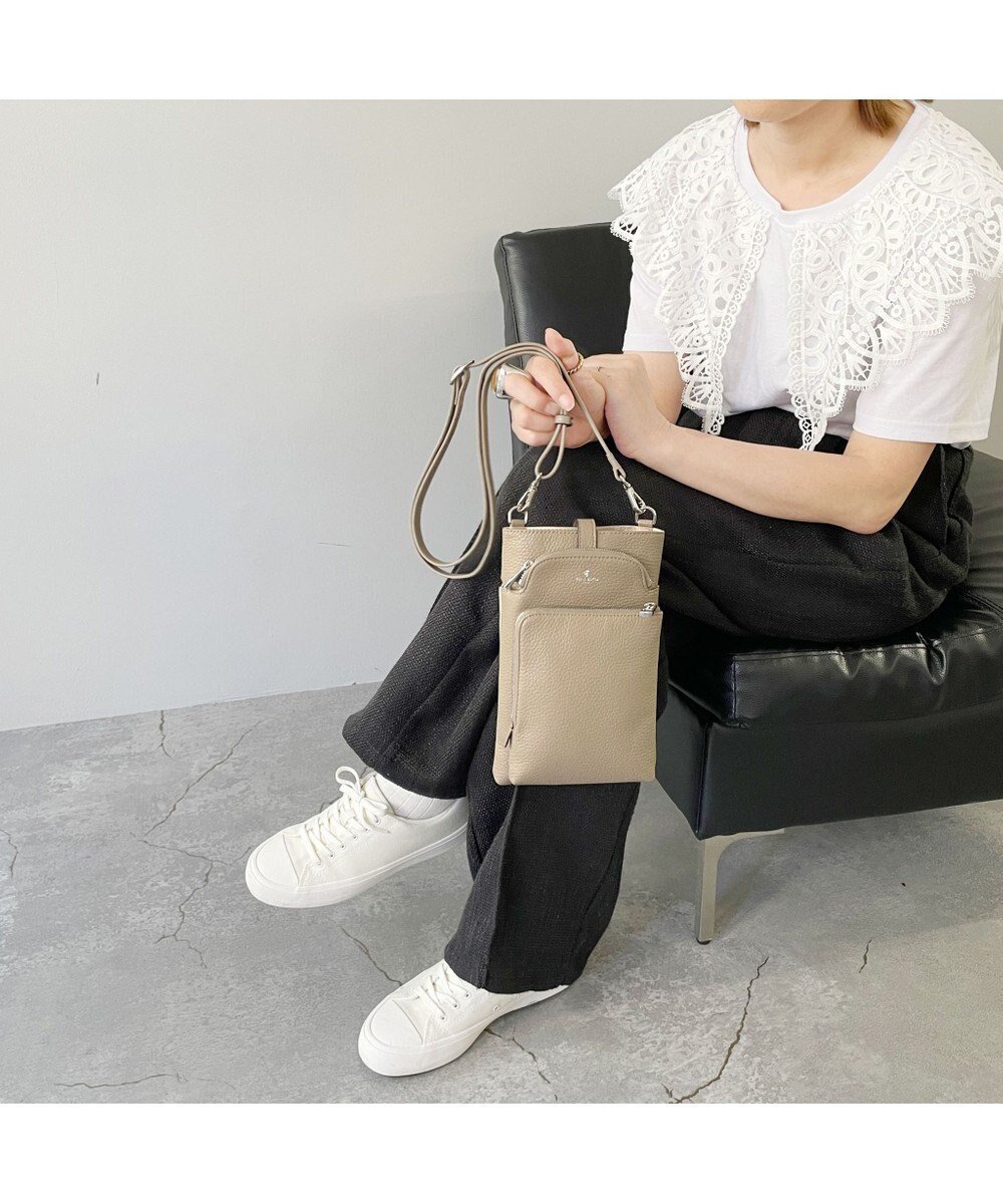 【ペレボルサ/PELLE BORSA】のスリムポシェット Comfy 6701 インテリア・キッズ・メンズ・レディースファッション・服の通販 founy(ファニー) 　ファッション　Fashion　レディースファッション　WOMEN　コンパクト　Compact　ショルダー　Shoulder　スマホ　Smartphone　スマート　Smart　スリム　Slim　財布　Wallet　フロント　Front　ポケット　Pocket　ポシェット　Pochette　ラウンド　Round　おすすめ　Recommend　旅行　Travel　トープ|ID: prp329100004118666 ipo3291000000028092103