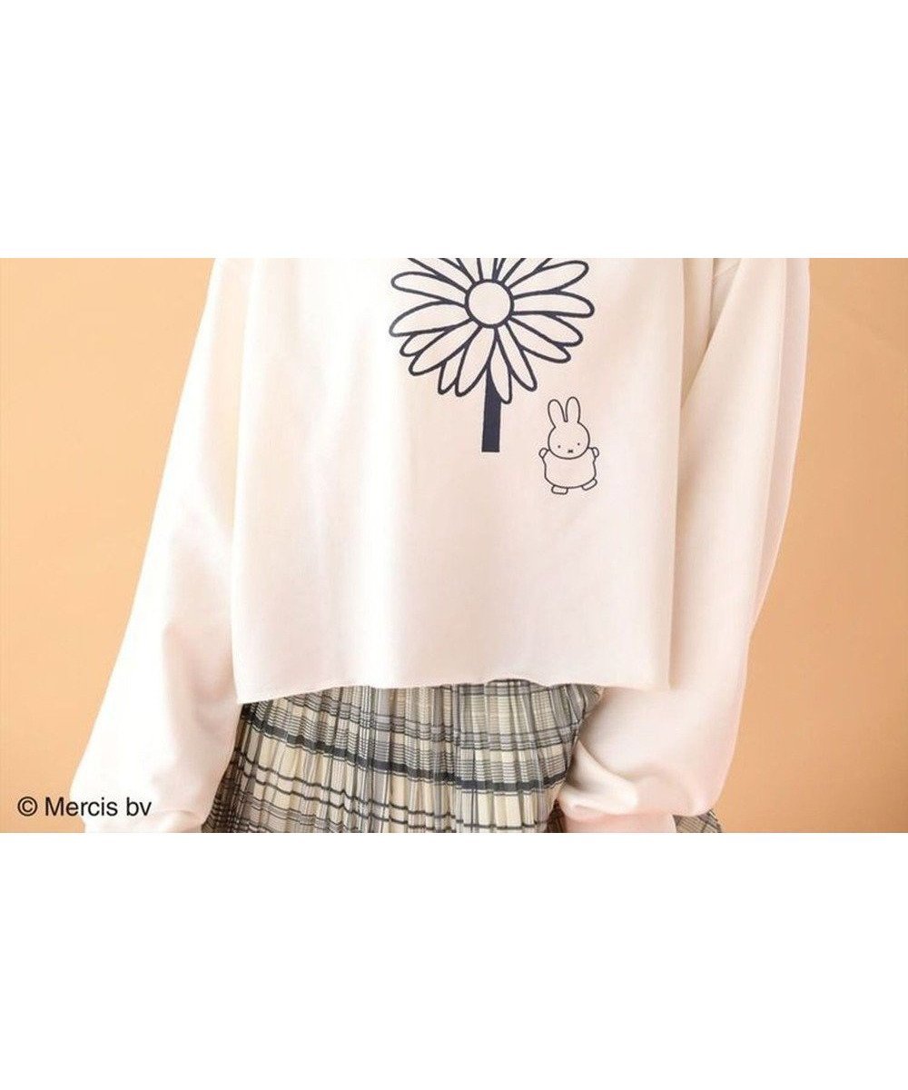 【グリーンパークス/Green Parks】のMiffy/フラワープリントミニ裏毛プルオーバー 人気、トレンドファッション・服の通販 founy(ファニー) 　ファッション　Fashion　レディースファッション　WOMEN　トップス・カットソー　Tops/Tshirt　シャツ/ブラウス　Shirts/Blouses　ロング / Tシャツ　T-Shirts　プルオーバー　Pullover　カットソー　Cut and Sewn　花柄・フラワープリント・モチーフ　Flower Patterns　A/W・秋冬　Aw・Autumn/Winter・Fw・Fall-Winter　カットオフ　Cut Off　カットソー　Cut And Sew　コンパクト　Compact　ショルダー　Shoulder　ヘムライン　Hemline　ボトム　Bottom　 other-1|ID: prp329100004118790 ipo3291000000028072945