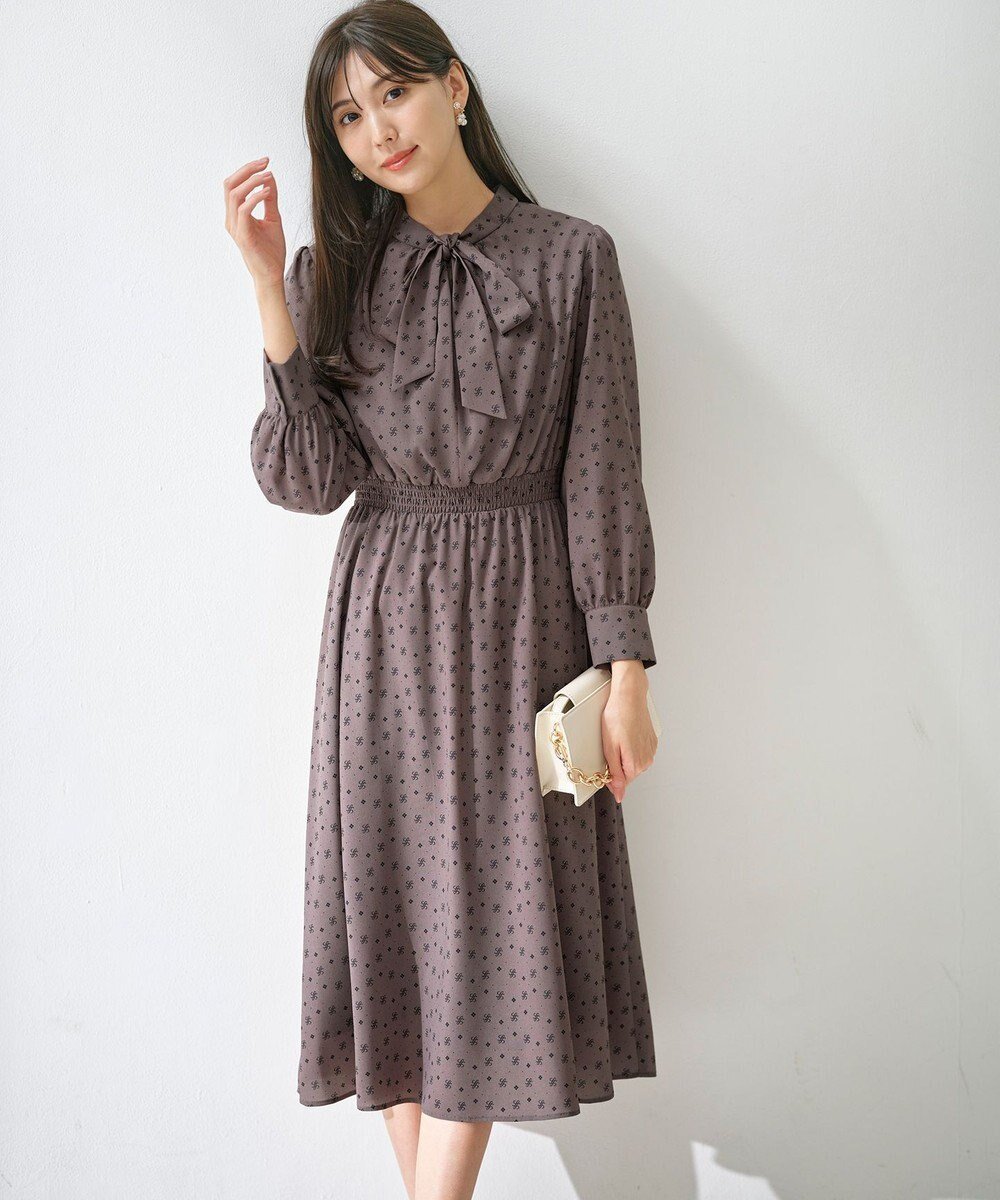 【エニィ スィス/any SiS】の【洗える】2WAYボウプリント ワンピース 人気、トレンドファッション・服の通販 founy(ファニー) 　ファッション　Fashion　レディースファッション　Fashion for Women　ワンピース　Dresses　洗える　Machine Washable　秋　Autumn　クラシカル　Classical, Vintage-Inspired　シャーリング　Shirring, Ruched　スカーフ　Scarf, Neckwear　スリット　Slit, Slit Detail　フロント　Front, Front Design　プリント　Print, Printed Pattern　プレーン　Plain, Simple　リボン　Ribbon, Bow　A/W・秋冬　Autumn/Winter　再入荷　Restock / Back in Stock　おすすめ　Recommended / Our Picks　エレガント 上品　Elegant　 other-1|ID: prp329100004123482 ipo3291000000032709062
