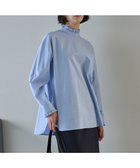 【アンフィーロ 自由区/UNFILO】の【抗菌防臭/洗える】フリルネックシャツ ブルーストライプ|ID: prp329100004129170 ipo3291000000033489263
