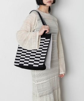 【トリコテ/Tricote】のチェックペーパーバッグ 人気、トレンドファッション・服の通販 founy(ファニー) ファッション Fashion レディースファッション WOMEN バッグ Bag NEW・新作・新着・新入荷 New Arrivals おすすめ Recommend ストライプ Stripe タオル Towel チェック Check バランス Balance モノトーン Monotone |ID:prp329100004131612