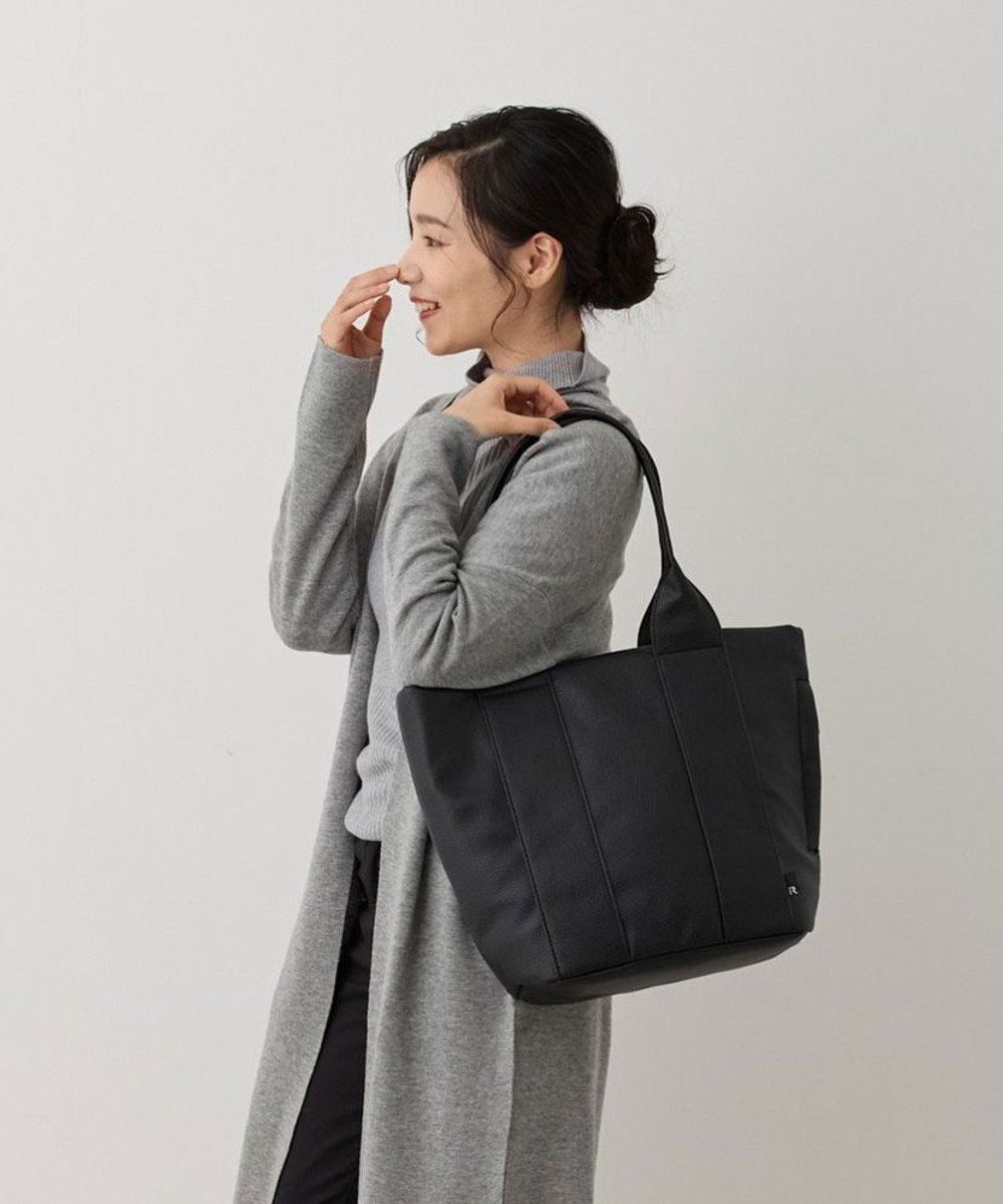 【ルートート/ROOTOTE】の1323【自立+ボンディング】SN.ミディアム.ジェントリー-B 人気、トレンドファッション・服の通販 founy(ファニー) 　ファッション　Fashion　レディースファッション　WOMEN　バッグ　Bag　カメラ　Camera　クッション　Cushion　軽量　Lightweight　ハンカチ　Handkerchief　フェイクレザー　Faux Leather　フォルム　Form　ボンディング　Bonding　ポケット　Pocket　おすすめ　Recommend　NEW・新作・新着・新入荷　New Arrivals　ビジネス 仕事 通勤　Business　 other-1|ID: prp329100004135765 ipo3291000000028306088