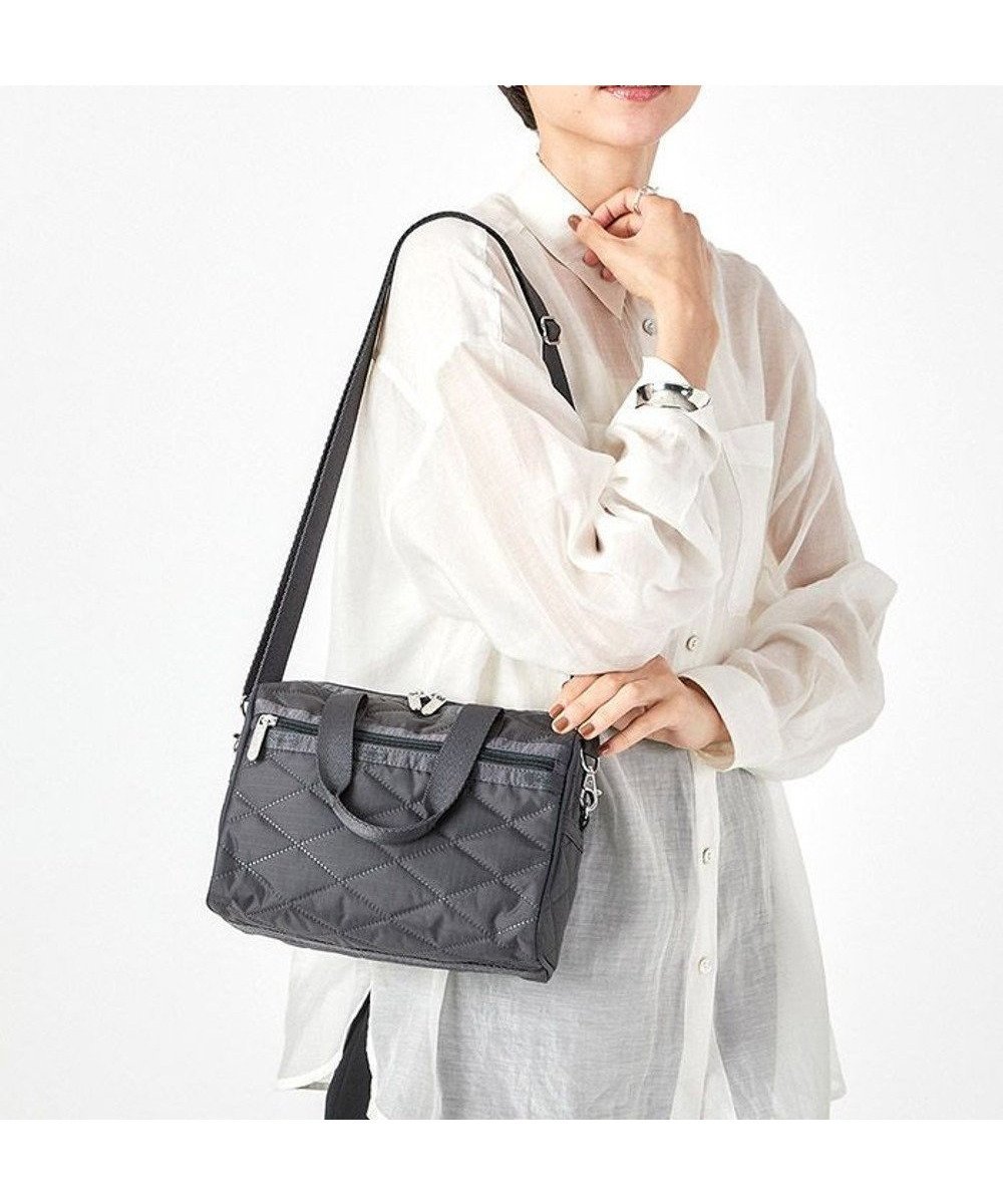 【レスポートサック/LeSportsac】のEVERYDAY SM SATCHEL/サンダークロスデボス 人気、トレンドファッション・服の通販 founy(ファニー) 　ファッション　Fashion　レディースファッション　WOMEN　アウトドア　Outdoor　コンパクト　Compact　財布　Wallet　トラベル　Travel　ハンドバッグ　Handbag　プリント　Print　ボストン　Boston　ボストンバッグ　Boston Bag　ポケット　Pocket　ポシェット　Pochette　おすすめ　Recommend　旅行　Travel　エレガント 上品　Elegant　 other-1|ID: prp329100004135959 ipo3291000000028307025