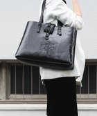 【スティーブマデン/STEVE MADDEN】のBKINGLY スクエアトートバッグ 人気、トレンドファッション・服の通販 founy(ファニー) ファッション Fashion レディースファッション WOMEN バッグ Bag シューズ Shoes シンプル Simple スクエア Square ファブリック Fabric フォルム Form 再入荷 Restock/Back In Stock/Re Arrival 厚底 Platforms thumbnail ブラック|ID: prp329100004143693 ipo3291000000029478285