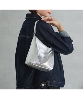 【ラシット/russet】の【2024AW】ソフトレザーシンプルショルダーバッグ【シルバー】(CE-1462) 人気、トレンドファッション・服の通販 founy(ファニー) ファッション Fashion レディースファッション WOMEN アクセサリー Accessories コンパクト Compact 軽量 Lightweight ショルダー Shoulder シルバー Silver シンプル Simple スマート Smart 財布 Wallet トレンド Trend 定番 Standard 人気 Popularity ハンカチ Handkerchief ポケット Pocket ポーチ Pouch 再入荷 Restock/Back In Stock/Re Arrival おすすめ Recommend 日本製 Made In Japan 2024年 2024 2024-2025秋冬・A/W Aw/Autumn/Winter/Fw/Fall/2024-2025 |ID:prp329100004149499