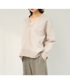 【アンフィーロ 自由区/UNFILO】の【洗える】スポンジニット ディープネック グレージュ|ID: prp329100004149508 ipo3291000000032466748