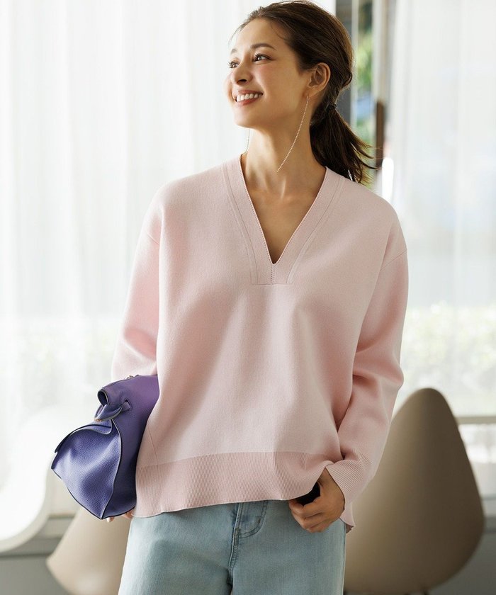 【アンフィーロ 自由区/UNFILO】のスポンジニット ディープネック インテリア・キッズ・メンズ・レディースファッション・服の通販 founy(ファニー) https://founy.com/ ファッション Fashion レディースファッション Fashion for Women トップス・カットソー Cut & Sew Tops ニット Knit Tops & Sweaters ウォッシャブル Machine Washable カーディガン Cardigan, Knitwear セーター Sweater, Knitwear フォルム Silhouette, Form ボトム Bottoms, Lower Wear 洗える Machine Washable A/W・秋冬 Autumn/Winter |ID: prp329100004149508 ipo3291000000036565412