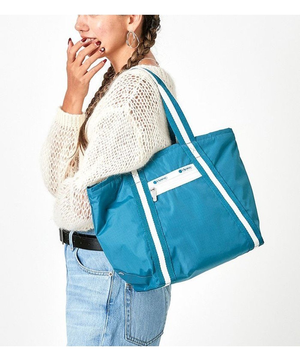 【レスポートサック/LeSportsac】のSM E/W EVERYDAY TOTE/スペクテイターティールブルー 人気、トレンドファッション・服の通販 founy(ファニー) 　ファッション　Fashion　レディースファッション　WOMEN　バッグ　Bag　軽量　Lightweight　シンプル　Simple　スポーティ　Sporty　スマート　Smart　手帳　Pocket Book　プリント　Print　ポケット　Pocket　無地　Plain Color　ビジネス 仕事 通勤　Business　 other-1|ID: prp329100004150547 ipo3291000000028553529