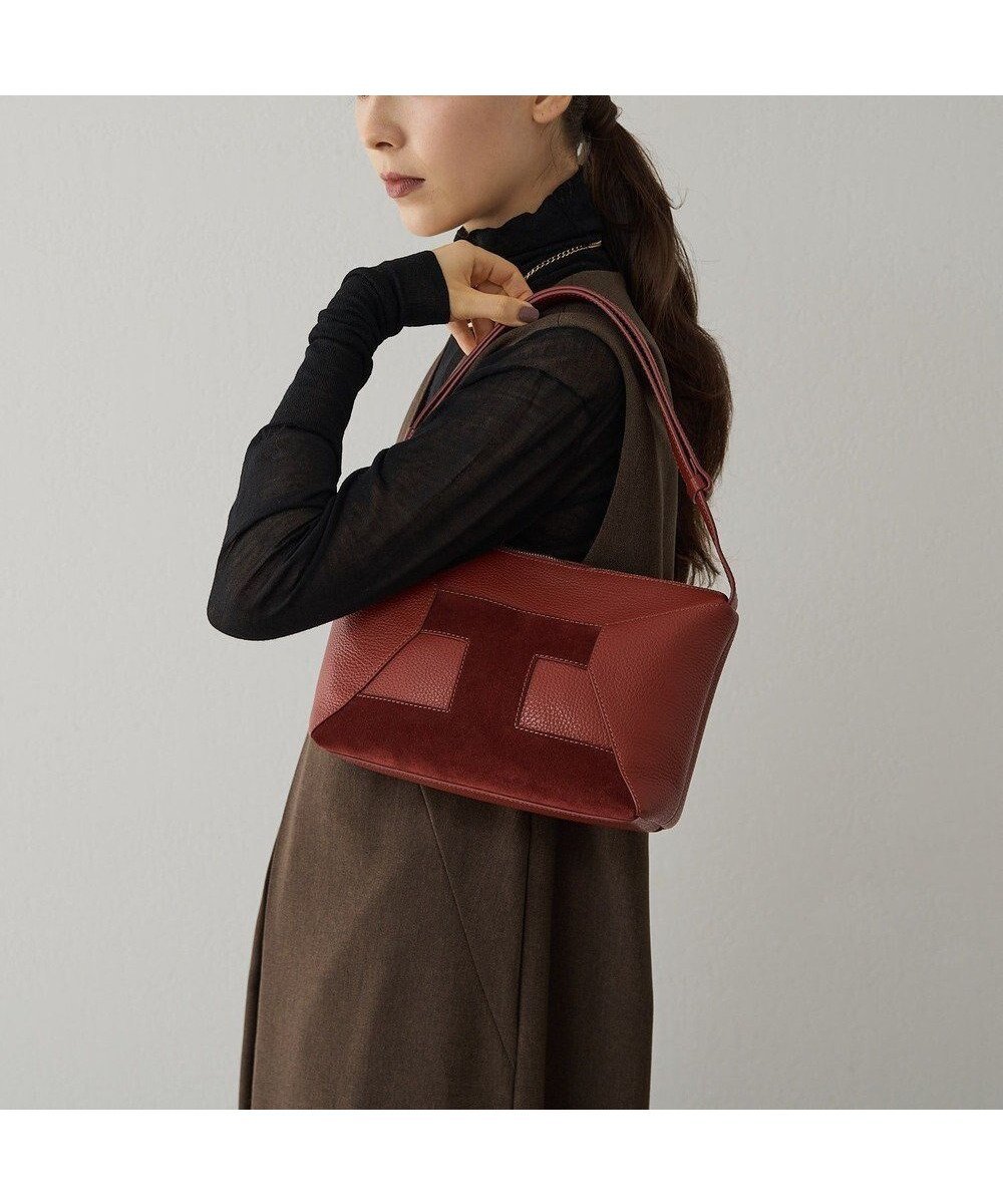 【イアクッチ/IACUCCI】のタランタ SUEDE/CERVO 人気、トレンドファッション・服の通販 founy(ファニー) 　ファッション　Fashion　レディースファッション　WOMEN　バッグ　Bag　イタリア　Italy　エレガント 上品　Elegant　コレクション　Collection　今季　This Season　シルバー　Silver　スエード　Suede　フォルム　Form　フロント　Front　ブランケット　Blanket　メタル　Metal　ワンポイント　One Point　2024年　2024　2024-2025秋冬・A/W　Aw/Autumn/Winter/Fw/Fall/2024-2025　 other-1|ID: prp329100004150676 ipo3291000000029200413