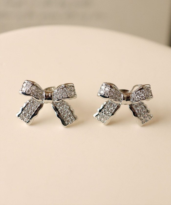 【ティアクラッセ/Tiaclasse】の【金属アレルギー対応】リボンモチーフピアス インテリア・キッズ・メンズ・レディースファッション・服の通販 founy(ファニー) https://founy.com/ ファッション Fashion レディースファッション Fashion for Women おすすめ Recommended / Our Picks アクセサリー Fashion Accessories エレガント 上品 Elegant コーティング Coating, Coated Finish シルバー Silver, Metallic Silver シンプル Simple, Minimal チュニック Tunic, Long Top 再入荷 Restock / Back in Stock 新作・新入荷 New Arrivals / New In |ID: prp329100004159805 ipo3291000000035493407