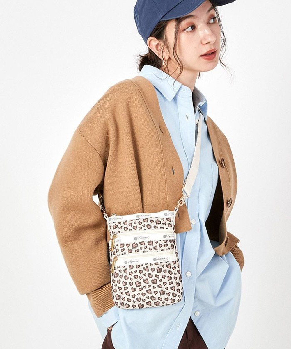 【レスポートサック/LeSportsac】の3 ZIP CROSSBODY/ラテハートレオパード 人気、トレンドファッション・服の通販 founy(ファニー) 　ファッション　Fashion　レディースファッション　WOMEN　NEW・新作・新着・新入荷　New Arrivals　おすすめ　Recommend　アウトドア　Outdoor　スマート　Smart　ポケット　Pocket　レオパード　Leopard　人気　Popularity　旅行　Travel　財布　Wallet　 other-1|ID: prp329100004167271 ipo3291000000028814484