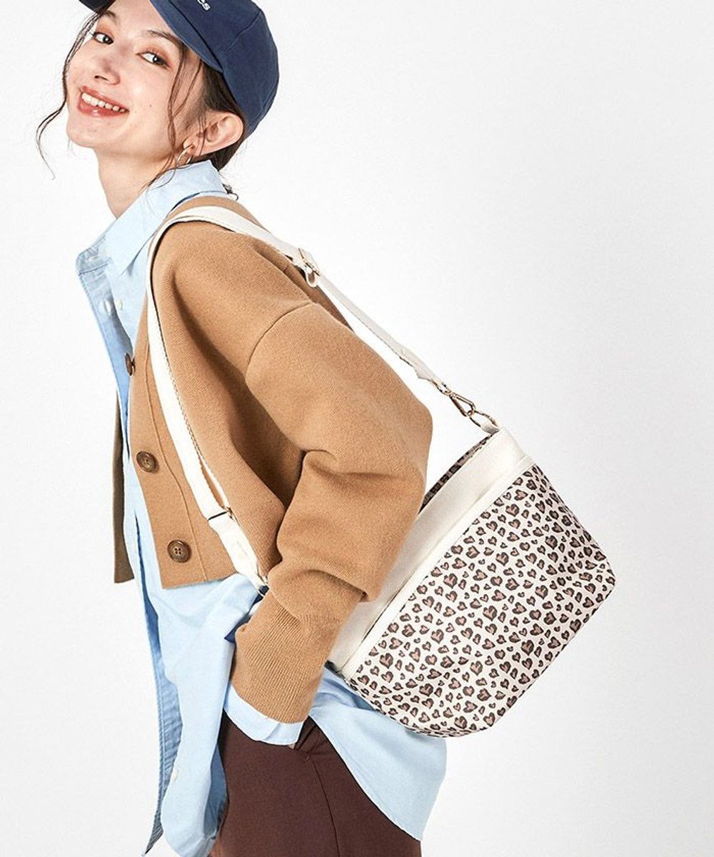 【レスポートサック/LeSportsac】のSMALL BUCKET BAG/ラテハートレオパード 人気、トレンドファッション・服の通販 founy(ファニー) 　ファッション　Fashion　レディースファッション　WOMEN　NEW・新作・新着・新入荷　New Arrivals　おすすめ　Recommend　ポケット　Pocket　レオパード　Leopard　人気　Popularity　財布　Wallet　 other-1|ID: prp329100004167302 ipo3291000000028814564