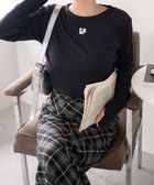 【ウィゴー/WEGO】のワンポイントデザインフィンガーホールリブロンT 人気、トレンドファッション・服の通販 founy(ファニー) ファッション Fashion レディースファッション WOMEN トップス・カットソー Tops/Tshirt シャツ/ブラウス Shirts/Blouses ロング / Tシャツ T-Shirts カットソー Cut and Sewn NEW・新作・新着・新入荷 New Arrivals A/W・秋冬 Aw・Autumn/Winter・Fw・Fall-Winter インナー Inner カットソー Cut And Sew ショート Short スウェット Sweat スマホ Smartphone トレンド Trend フロント Front ベスト Vest ボーダー Border ワンポイント One Point 秋 Autumn/Fall 長袖 Long Sleeve thumbnail ブラック|ID: prp329100004171626 ipo3291000000028871266