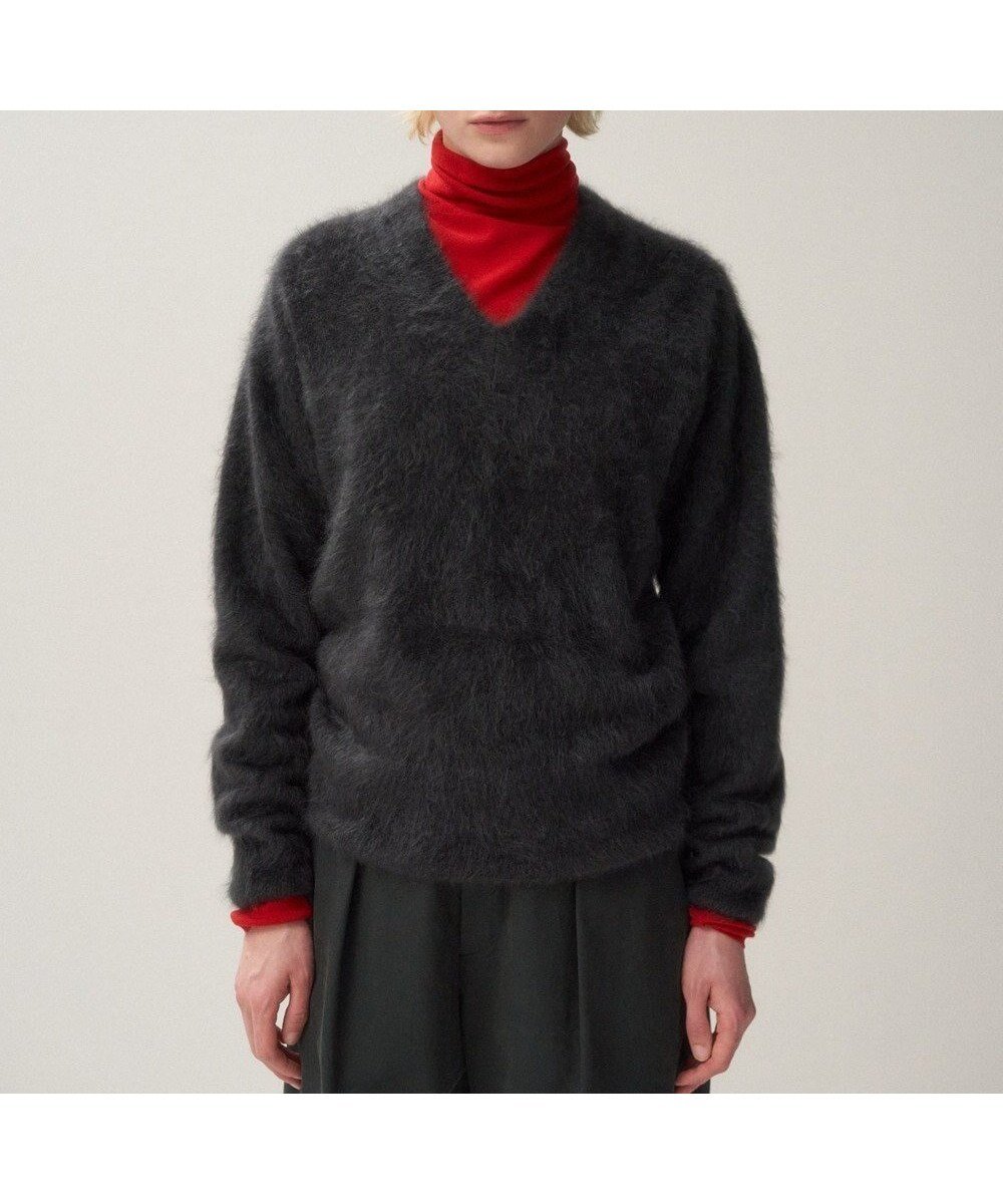 【エイトン/ATON】のROYAL CASHMERE FUR Vネックセーター インテリア・キッズ・メンズ・レディースファッション・服の通販 founy(ファニー) 　ファッション　Fashion　レディースファッション　WOMEN　トップス・カットソー　Tops/Tshirt　ニット　Knit Tops　Vネック　V-Neck　カシミヤ　Cashmere　今季　This Season　セーター　Sweater　ブラウジング　Browsing　ホールガーメント　Whole Garment　ミックス　Mix　レギュラー　Regular　A/W・秋冬　Aw・Autumn/Winter・Fw・Fall-Winter　NEW・新作・新着・新入荷　New Arrivals　CHARCOAL GRAY|ID: prp329100004172694 ipo3291000000028890065