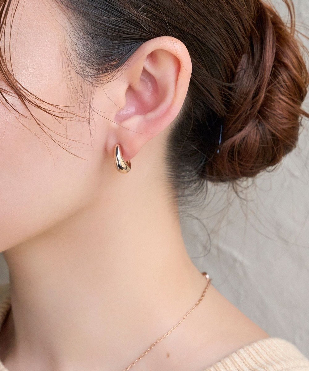 【フィービィー/phoebe】の【金属アレルギー対応】【痛くないシリーズ】ぷっくりモードクリスタルループフィットイヤリング シャンパンゴールド 人気、トレンドファッション・服の通販 founy(ファニー) ファッション Fashion レディースファッション Fashion for Women ジュエリー Jewelry ファッションリング Fashion Rings イヤリング・フープ・ドロップタイプ Hoop, Drop & Clip Earrings アクセサリー Fashion Accessories イヤリング Earrings コーティング Coating, Coated Finish シンプル Simple, Minimal ドロップ Drop Shoulder, Dropped Style 二次会 After Party 披露宴 Wedding Reception 結婚式 Wedding 軽量 Lightweight, Ultra Light other-1|ID: prp329100004199306 ipo3291000000033714049