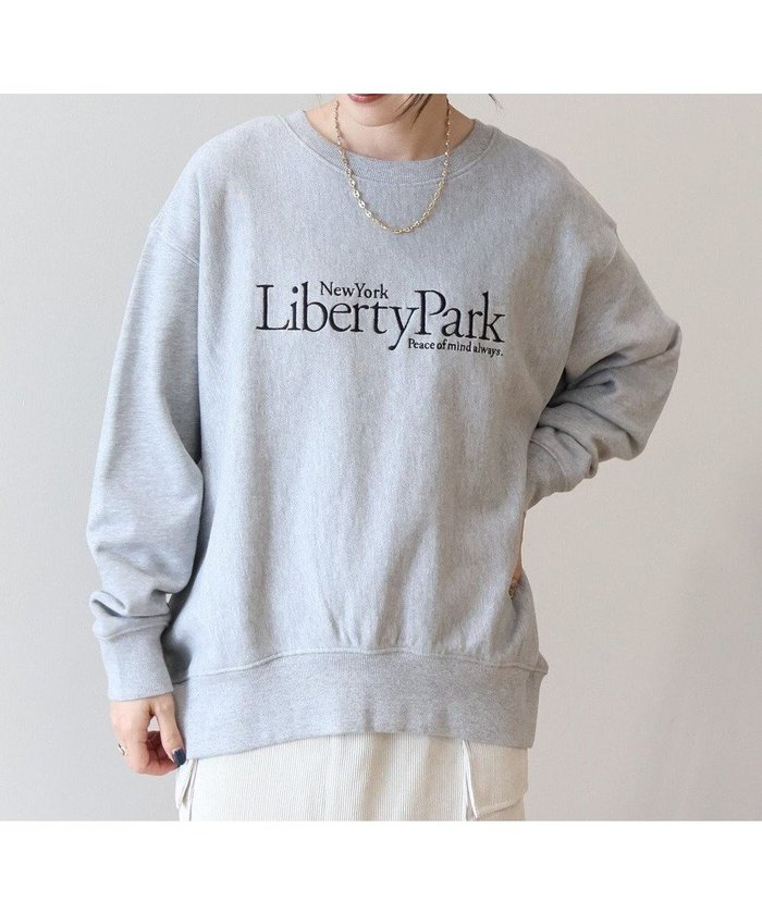 【アメリカンホリック/AMERICAN HOLIC】のLiberty Park刺繍スウェット2 インテリア・キッズ・メンズ・レディースファッション・服の通販 founy(ファニー) https://founy.com/ ファッション Fashion レディースファッション WOMEN トップス・カットソー Tops/Tshirt パーカ Sweats スウェット Sweat A/W・秋冬 Aw・Autumn/Winter・Fw・Fall-Winter おすすめ Recommend ギャザー Gather スウェット Sweat バルーン Balloon フォルム Form フロント Front リラックス Relax |ID: prp329100004205435 ipo3291000000029268319