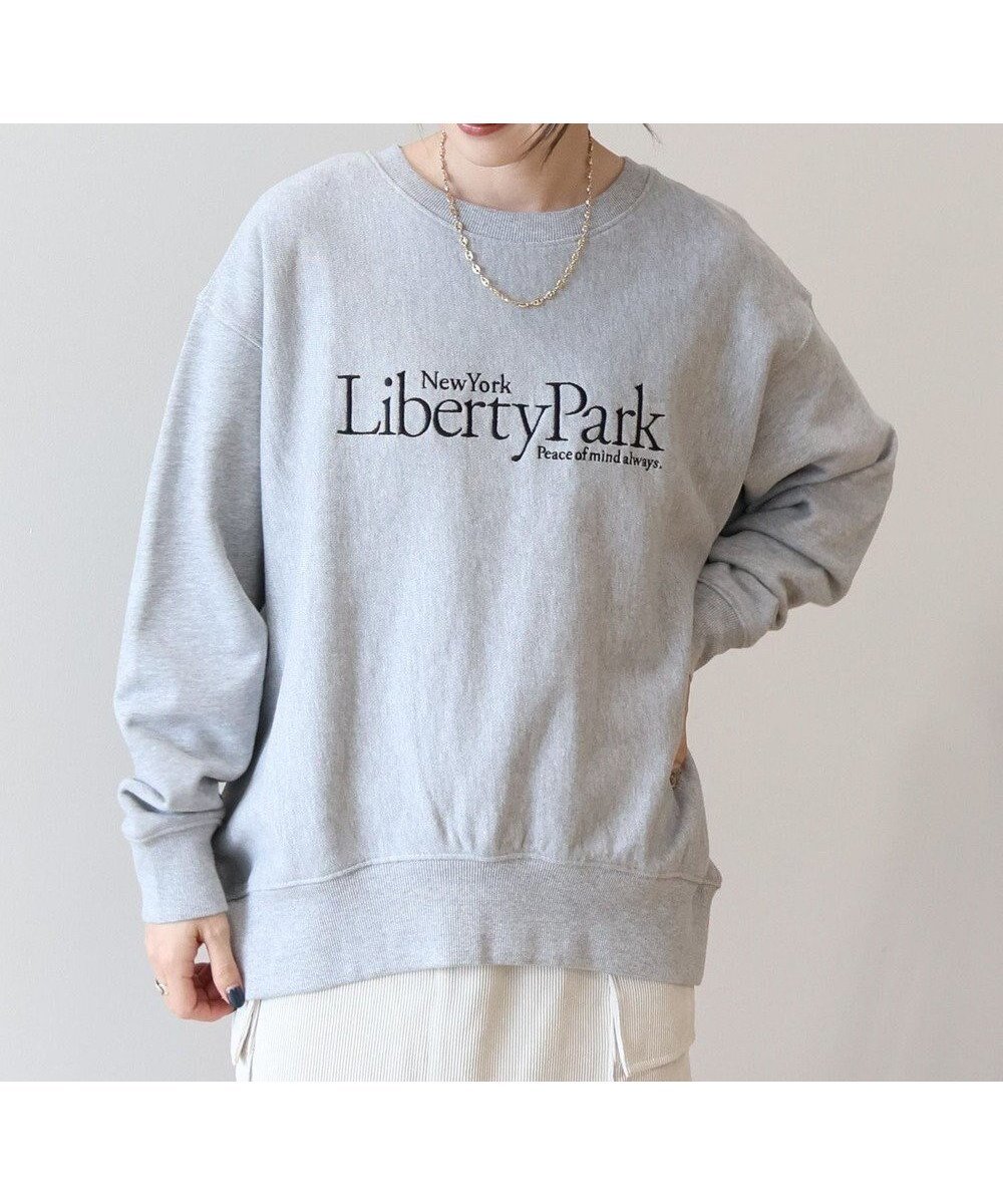 【アメリカンホリック/AMERICAN HOLIC】のLiberty Park刺繍スウェット2 人気、トレンドファッション・服の通販 founy(ファニー) 　ファッション　Fashion　レディースファッション　WOMEN　トップス・カットソー　Tops/Tshirt　パーカ　Sweats　スウェット　Sweat　A/W・秋冬　Aw・Autumn/Winter・Fw・Fall-Winter　おすすめ　Recommend　ギャザー　Gather　スウェット　Sweat　バルーン　Balloon　フォルム　Form　フロント　Front　リラックス　Relax　 other-1|ID: prp329100004205435 ipo3291000000029268319