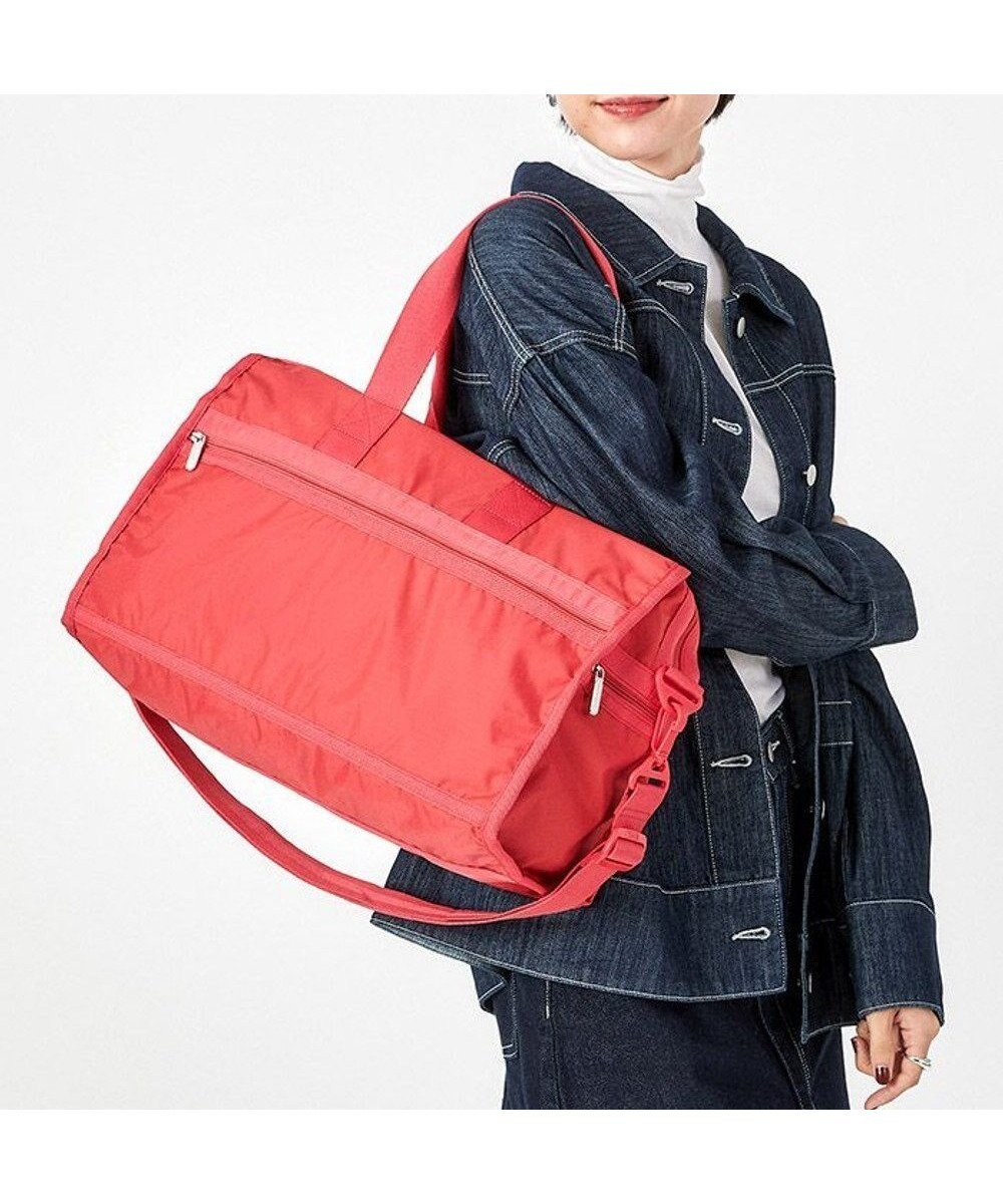 【レスポートサック/LeSportsac】のDELUXE MED WEEKENDER/ロージーレッド 人気、トレンドファッション・服の通販 founy(ファニー) 　ファッション　Fashion　レディースファッション　WOMEN　アウトドア　Outdoor　軽量　Lightweight　シンプル　Simple　スポーツ　Sports　トラベル　Travel　人気　Popularity　プリント　Print　ボストンバッグ　Boston Bag　ポケット　Pocket　無地　Plain Color　NEW・新作・新着・新入荷　New Arrivals　おすすめ　Recommend　旅行　Travel　 other-1|ID: prp329100004216117 ipo3291000000029242324