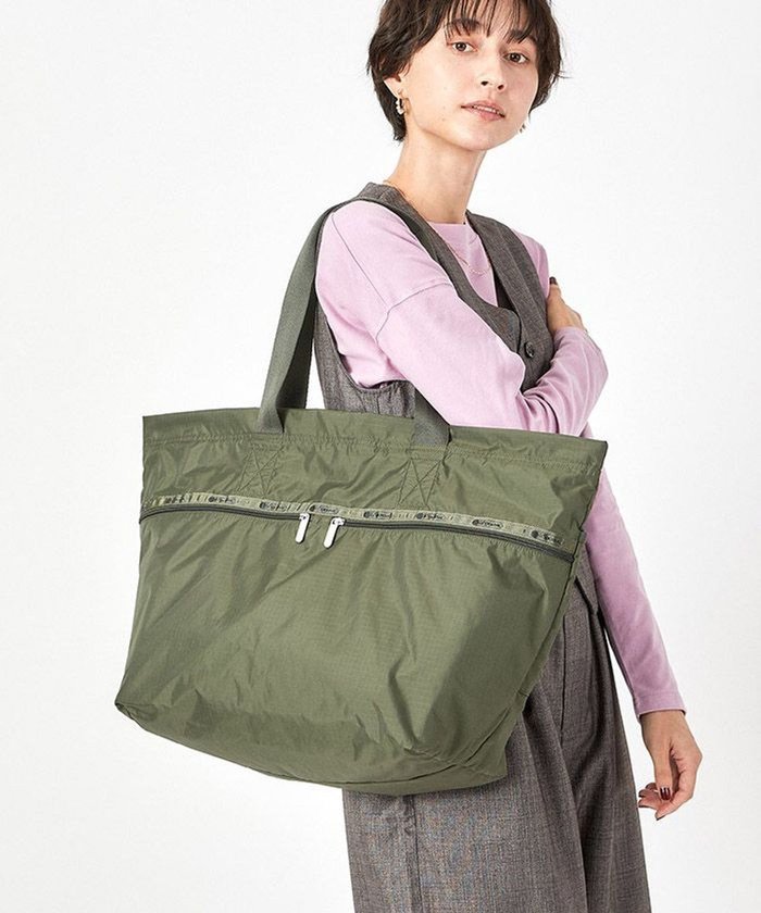 【レスポートサック/LeSportsac】のCARLIN ZIP TOP TOTE BAG/ダークオリーブ インテリア・キッズ・メンズ・レディースファッション・服の通販 founy(ファニー) https://founy.com/ ファッション Fashion レディースファッション WOMEN バッグ Bag 軽量 Lightweight シンプル Simple スポーツ Sports トラベル Travel プリント Print ボストン Boston ポケット Pocket 無地 Plain Color ラップ Wrap おすすめ Recommend 旅行 Travel ビジネス 仕事 通勤 Business |ID: prp329100004216122 ipo3291000000029242334