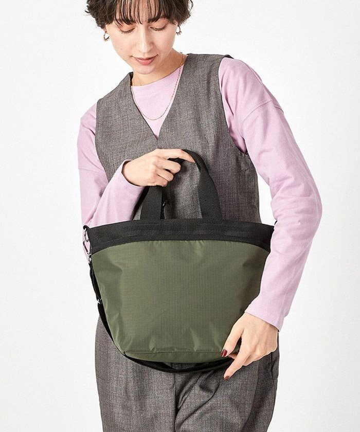 【レスポートサック/LeSportsac】のBUCKET TOTE/ダークオリーブグリーン/ブラック インテリア・キッズ・メンズ・レディースファッション・服の通販 founy(ファニー) https://founy.com/ ファッション Fashion レディースファッション WOMEN バッグ Bag 軽量 Lightweight シンプル Simple 財布 Wallet トラベル Travel プリント Print ポケット Pocket 無地 Plain Color 旅行 Travel |ID: prp329100004216140 ipo3291000000029242370