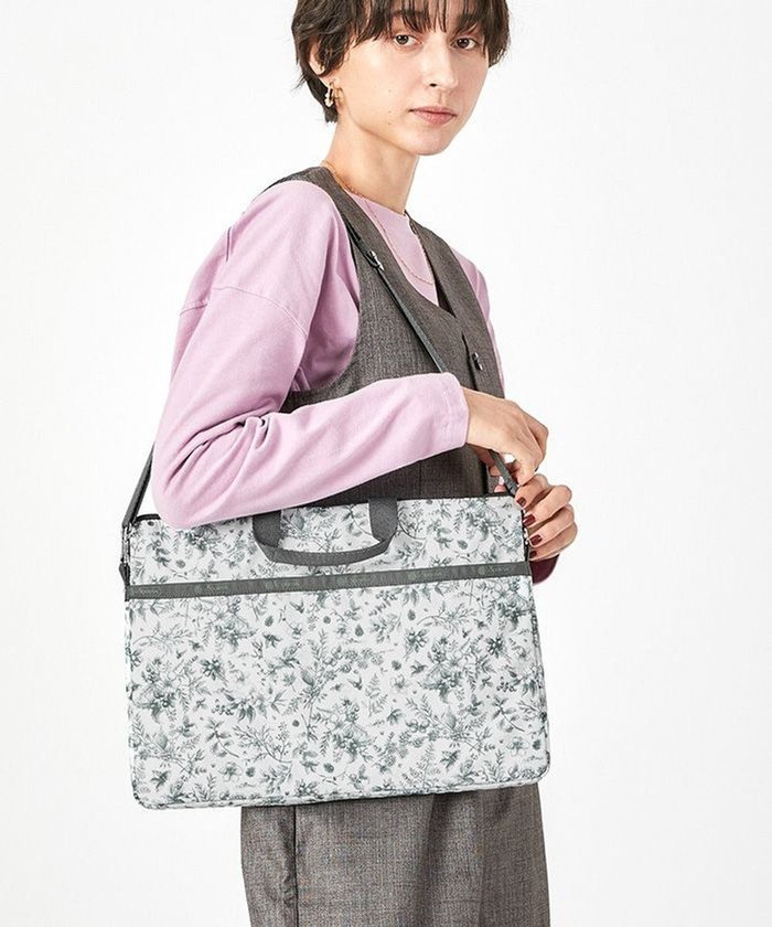 【レスポートサック/LeSportsac】のTH LAPTOP CASE 15/オリーブホリデートワルドジュイ インテリア・キッズ・メンズ・レディースファッション・服の通販 founy(ファニー) https://founy.com/ ファッション Fashion レディースファッション WOMEN NEW・新作・新着・新入荷 New Arrivals クッション Cushion クラシカル Classical ポケット Pocket エレガント 上品 Elegant |ID: prp329100004216199 ipo3291000000029242718