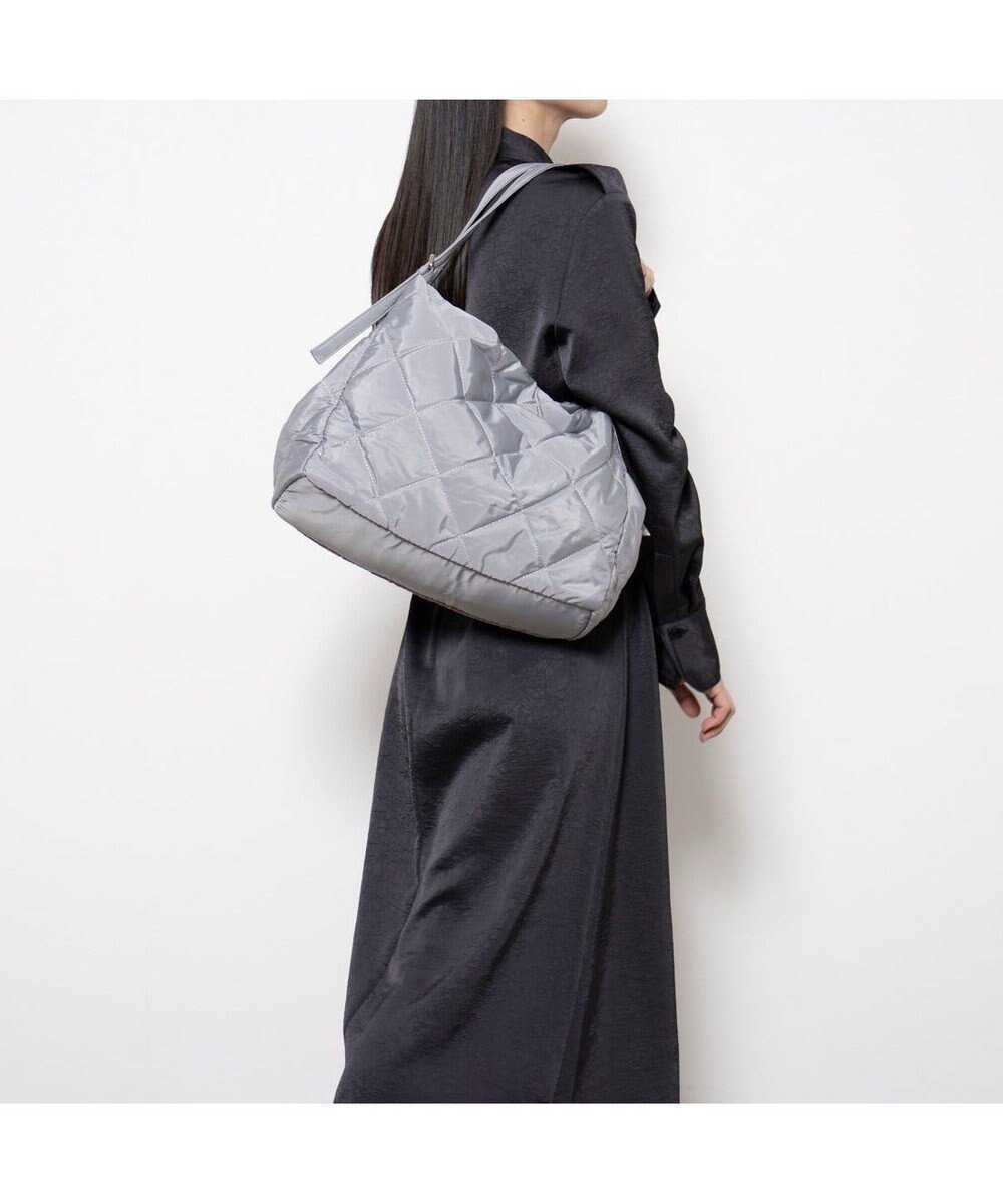 【アンビリオン/UNBILLION】のカシュカシュ cachecache / ナイロンキルティング2本手ホーボーバッグ インテリア・キッズ・メンズ・レディースファッション・服の通販 founy(ファニー) 　ファッション　Fashion　レディースファッション　WOMEN　バッグ　Bag　カラフル　Colorful　キルティング　Quilting　軽量　Lightweight　財布　Wallet　ハンド　Hand　ポーチ　Pouch　ミックス　Mix　モチーフ　Motif　再入荷　Restock/Back In Stock/Re Arrival　ビジネス 仕事 通勤　Business　ライトグレー|ID: prp329100004222625 ipo3291000000031916714