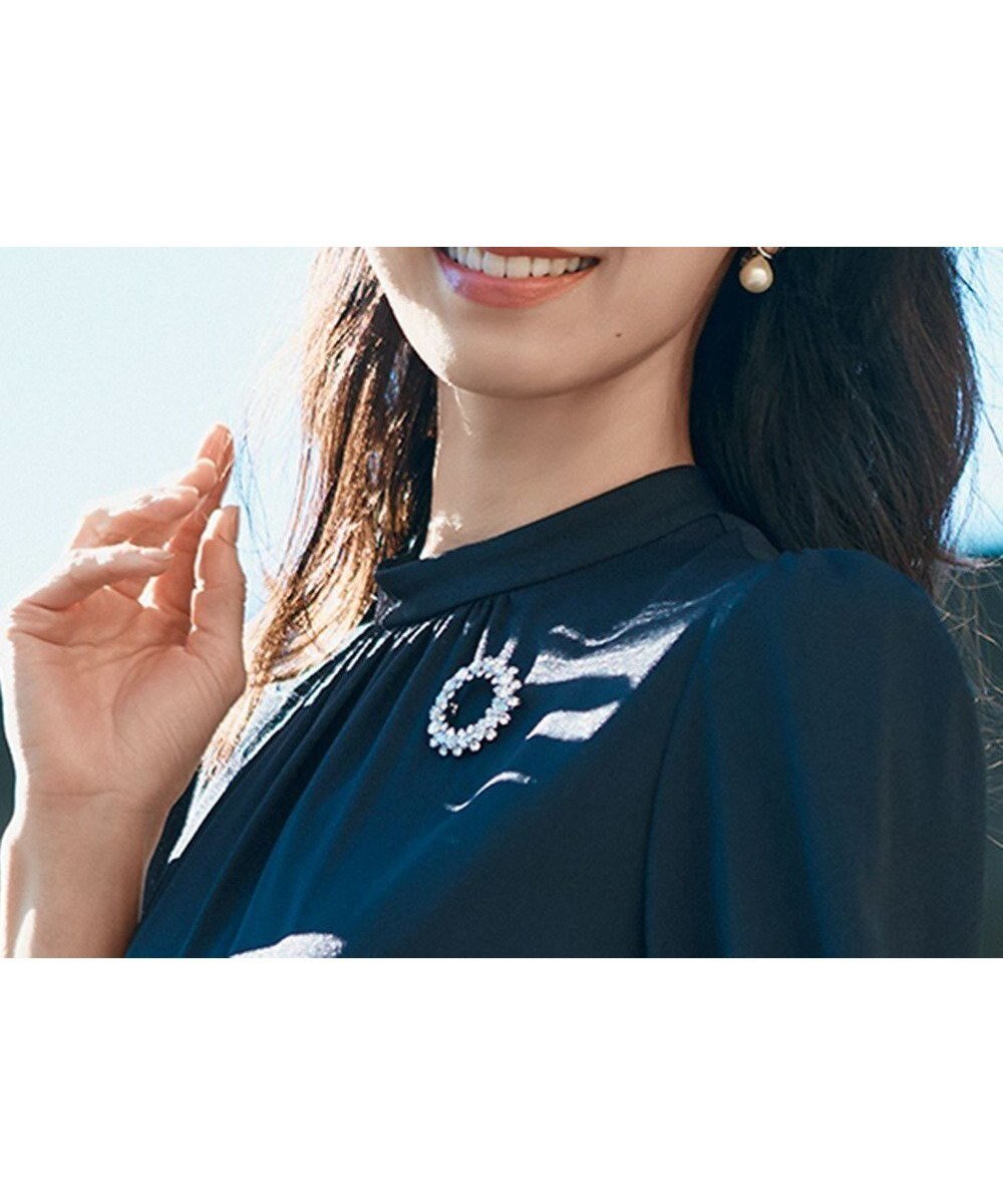【23区/NIJYUSANKU】の【VERY3月号掲載】ビジュー サークル ブローチ インテリア・キッズ・メンズ・レディースファッション・服の通販 founy(ファニー) 　雑誌掲載アイテム　Magazine Picks & Fashion Features　ファッション雑誌　Fashion Magazines　ヴェリィ　VERY　ファッション　Fashion　レディースファッション　Fashion for Women　3月号　March Issue　アクセサリー　Fashion Accessories　ガラス　Glass, Glassware　サークル　Circle, Round Design　シンプル　Simple, Minimal　スクエア　Square, Square Shape　ストーン　Stone, Gem-Like　ビジュー　Bijou, Jewel-like Accent　ブローチ　Brooch, Pin Brooch　ラウンド　Round, Round Neck　エレガント 上品　Elegant　雑誌　Magazine, Fashion Magazine　シルバー系|ID: prp329100004231952 ipo3291000000032686660
