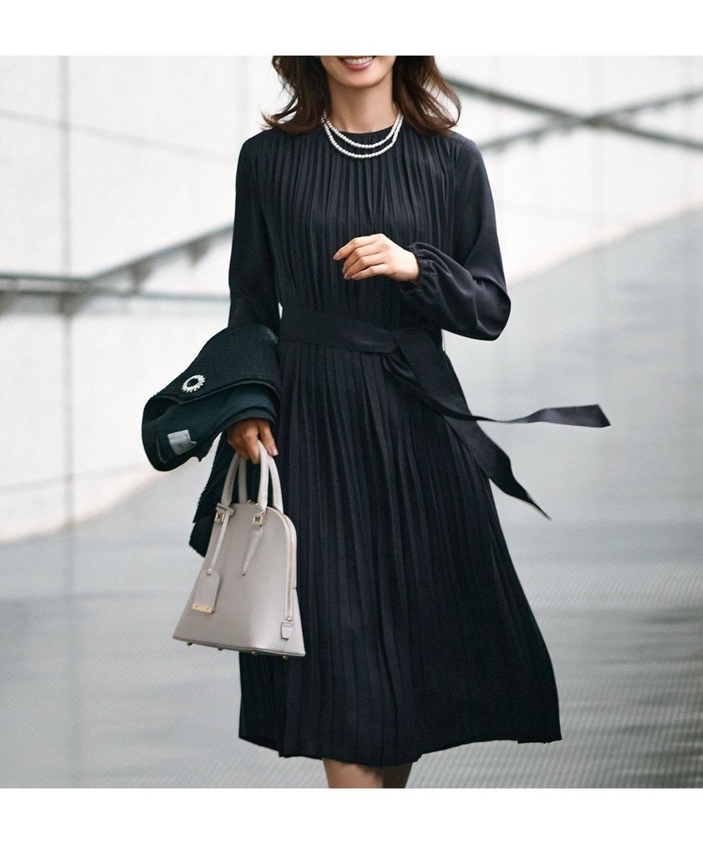 【23区/NIJYUSANKU】の【洗える】クリスタルアムンゼン プリーツワンピース 人気、トレンドファッション・服の通販 founy(ファニー) 　ファッション　Fashion　レディースファッション　Fashion for Women　ワンピース　Dresses　エレガント 上品　Elegant　春　Spring　洗える　Machine Washable　ジャケット　Jacket, Outerwear　ドレープ　Drape, Draping Fabric　定番　Standard, Basic Item　人気　Popular, Best Seller　フレア　Flare, Flared　プリーツ　Pleats, Pleated　S/S・春夏　SS, Spring/Summer, Warm Season　夏　Summer　セレモニー　Ceremony　ビジネス 仕事 通勤　Business / Work / Commuting　 other-1|ID: prp329100004232210 ipo3291000000033716191