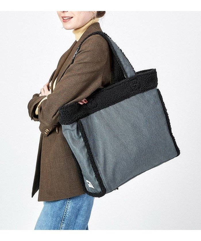 【レスポートサック/LeSportsac】のTWO WAY DENIM TOTE/ブラックデニム/ブラックシェルパ インテリア・キッズ・メンズ・レディースファッション・服の通販 founy(ファニー) https://founy.com/ ファッション Fashion レディースファッション WOMEN バッグ Bag クール Cool コレクション Collection 軽量 Lightweight シンプル Simple デニム Denim トラベル Travel プリント Print ポケット Pocket リバーシブル Reversible おすすめ Recommend 旅行 Travel ビジネス 仕事 通勤 Business |ID: prp329100004239387 ipo3291000000029395862