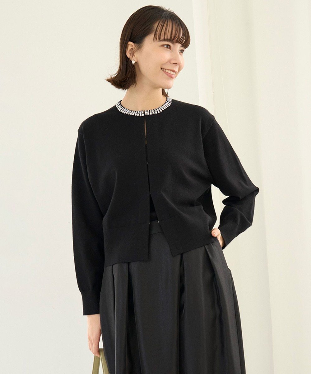 【アンフィーロ 自由区/UNFILO】の【洗える】ネックビジュー カーディガン 人気、トレンドファッション・服の通販 founy(ファニー) 　ファッション　Fashion　レディースファッション　Fashion for Women　トップス・カットソー　Cut & Sew Tops　カーディガン・羽織り　Layered Style Cardigans　ウォッシャブル　Machine Washable　カーディガン　Cardigan, Knitwear　クロップド　Cropped, Short Length　コンパクト　Compact, Small Size　シンプル　Simple, Minimal　ストレッチ　Stretch, Stretchy Fabric　ストーン　Stone, Gem-Like　トリミング　Trimming, Decorative Edge　洗える　Machine Washable　A/W・秋冬　Autumn/Winter　雑誌　Magazine, Fashion Magazine　 other-1|ID: prp329100004243357 ipo3291000000032230207