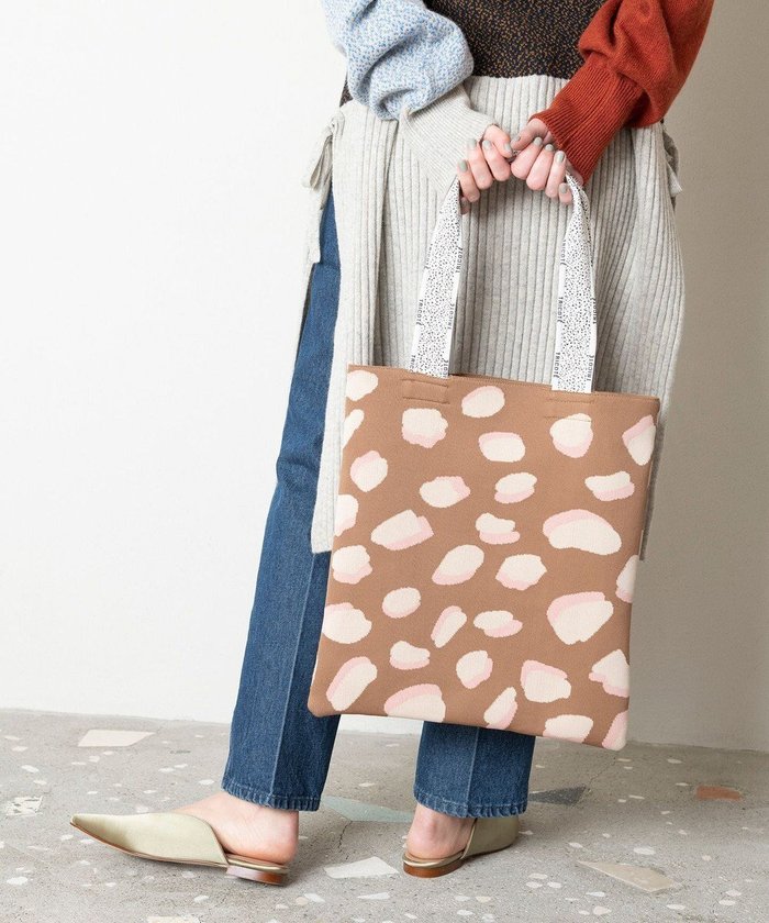 【トリコテ/Tricote】のLEOPARD KNIT TOTE BAG / レオパードニットトート インテリア・キッズ・メンズ・レディースファッション・服の通販 founy(ファニー) https://founy.com/ ファッション Fashion レディースファッション WOMEN トップス・カットソー Tops/Tshirt ニット Knit Tops タオル Towel レオパード Leopard 再入荷 Restock/Back In Stock/Re Arrival |ID: prp329100004247833 ipo3291000000029477236