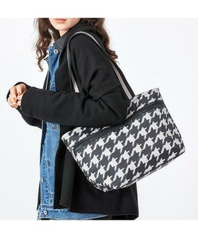 【レスポートサック/LeSportsac】のTWO HANDLE ZIP TOTE/ブラック/ベージュハウンズトゥース 人気、トレンドファッション・服の通販 founy(ファニー) ファッション Fashion レディースファッション WOMEN バッグ Bag NEW・新作・新着・新入荷 New Arrivals シンプル Simple ポケット Pocket 手帳 Pocket Book |ID:prp329100004255885