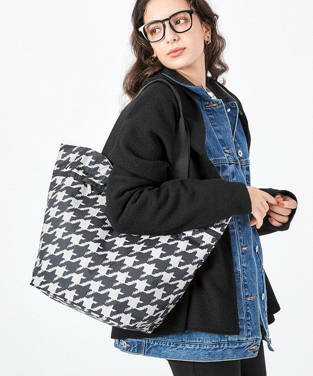 【レスポートサック/LeSportsac】のMARKET TOTE/ブラック/ベージュハウンズトゥース 人気、トレンドファッション・服の通販 founy(ファニー) 　ファッション　Fashion　レディースファッション　WOMEN　バッグ　Bag　NEW・新作・新着・新入荷　New Arrivals　おすすめ　Recommend　シンプル　Simple　ポケット　Pocket　マグネット　Magnet　ビジネス 仕事 通勤　Business　 other-1|ID: prp329100004255888 ipo3291000000029556962