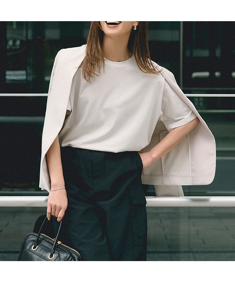 【アンフィーロ 自由区/UNFILO】の【接触冷感/ストレッチ】BEAUTY FORM フォルムTシャツ インテリア・キッズ・メンズ・レディースファッション・服の通販 founy(ファニー) 　ファッション　Fashion　レディースファッション　WOMEN　トップス・カットソー　Tops/Tshirt　シャツ/ブラウス　Shirts/Blouses　ロング / Tシャツ　T-Shirts　カットソー　Cut and Sewn　春　Spring　カットソー　Cut And Sew　軽量　Lightweight　ストレッチ　Stretch　雑誌　Magazine　デコルテ　Decolletage　定番　Standard　フォルム　Form　S/S・春夏　Ss・Spring/Summer　再入荷　Restock/Back In Stock/Re Arrival　おすすめ　Recommend　夏　Summer　ベージュ|ID: prp329100004265812 ipo3291000000031986145