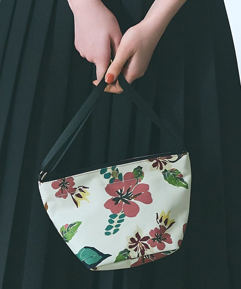 【トッカ/TOCCA】のLOVE MY COLOR CROSSBODY BAG バッグ インテリア・キッズ・メンズ・レディースファッション・服の通販 founy(ファニー) 　ファッション　Fashion　レディースファッション　Fashion for Women　バッグ　Bags　おすすめ　Recommended / Our Picks　アウトドア　Outdoor Clothing　オリエンタル　Oriental Pattern　コレクション　Collection, Seasonal Line　ポケット　Pocket, Pocket Detail　モダン　Modern, Contemporary　ロマンティック　Romantic, Feminine Style　旅行　Travel　財布　Wallet, Purse　オフ(花柄)系|ID: prp329100004266341 ipo3291000000032391153