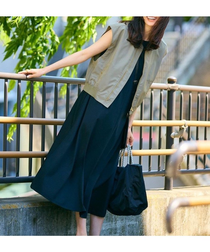 【アンフィーロ 自由区/UNFILO】の【STORY×UNFILOコラボ】MA-1ジレ付き ワンピース インテリア・キッズ・メンズ・レディースファッション・服の通販 founy(ファニー) https://founy.com/ 雑誌掲載アイテム Magazine Items ファッション雑誌 Fashion Magazines ストーリィ STORY ファッション Fashion レディースファッション Ladies' Fashion Online アウター Coat Outerwear MA-1 MA-1 春 Spring コラボ Collaboration コンパクト Compact 7月号 July Issue ショルダー Shoulder セットアップ Set Up 雑誌 Magazine トレンド Trend ドロップ Drop マキシ Maxi リゾート Resort リラックス Relax S/S・春夏 Ss・Spring/Summer 再入荷 Restock/Back In Stock/Re Arrival 夏 Summer |ID: prp329100004266471 ipo3291000000032543667