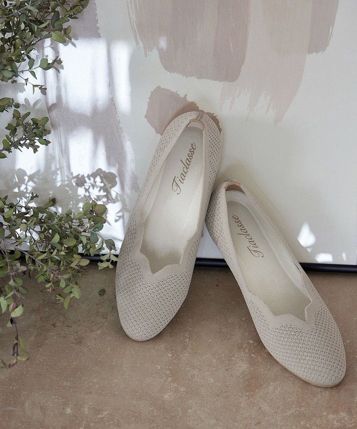 【ティアクラッセ/Tiaclasse】の【おのののかさん着用】スカラップニットフラットパンプス インテリア・キッズ・メンズ・レディースファッション・服の通販 founy(ファニー) https://founy.com/ ファッション Fashion レディースファッション Fashion for Women アクセサリー Fashion Accessories インソール Shoe Insole カーディガン Cardigan, Knitwear クッション Cushion, Throw Pillow シューズ Shoes, Footwear スカラップ Scallop, Scalloped Edge チュニック Tunic, Long Top フィット Fit, Slim Fit フォルム Silhouette, Form フラット Flat, Flat Shoes A/W・秋冬 Autumn/Winter S/S・春夏 SS, Spring/Summer, Warm Season 再入荷 Restock / Back in Stock おすすめ Recommended / Our Picks 夏 Summer 旅行 Travel 新作・新入荷 New Arrivals / New In ビジネス 仕事 通勤 Business / Work / Commuting |ID: prp329100004267137 ipo3291000000035914297