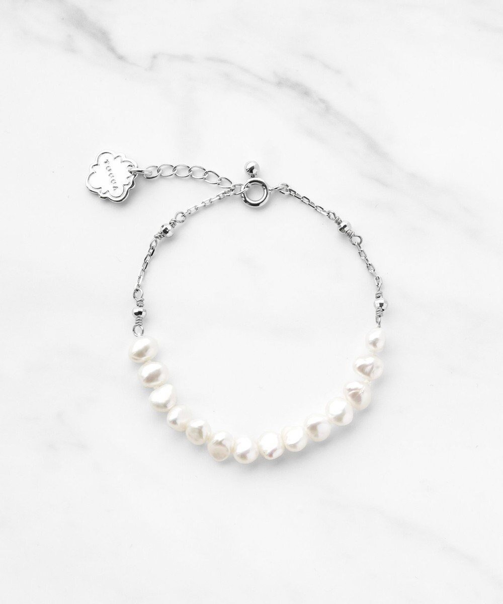 【トッカ/TOCCA】のBAROQUE PEARL BRACELET 淡水バロックパール ブレスレット インテリア・キッズ・メンズ・レディースファッション・服の通販 founy(ファニー) 　ファッション　Fashion　レディースファッション　WOMEN　ジュエリー　Jewelry　ブレスレット　Bracelets　おすすめ　Recommend　アクセサリー　Accessories　ギフト プレゼント　Gift Present　シンプル　Simple　チェーン　Chain　テクスチャー　Texture　ハーフ　Half　バロック　Baroque　パール　Pearl　フォルム　Form　ブレスレット　Bracelet　リュクス　Luxe　シルバー系|ID: prp329100004267141 ipo3291000000029663256