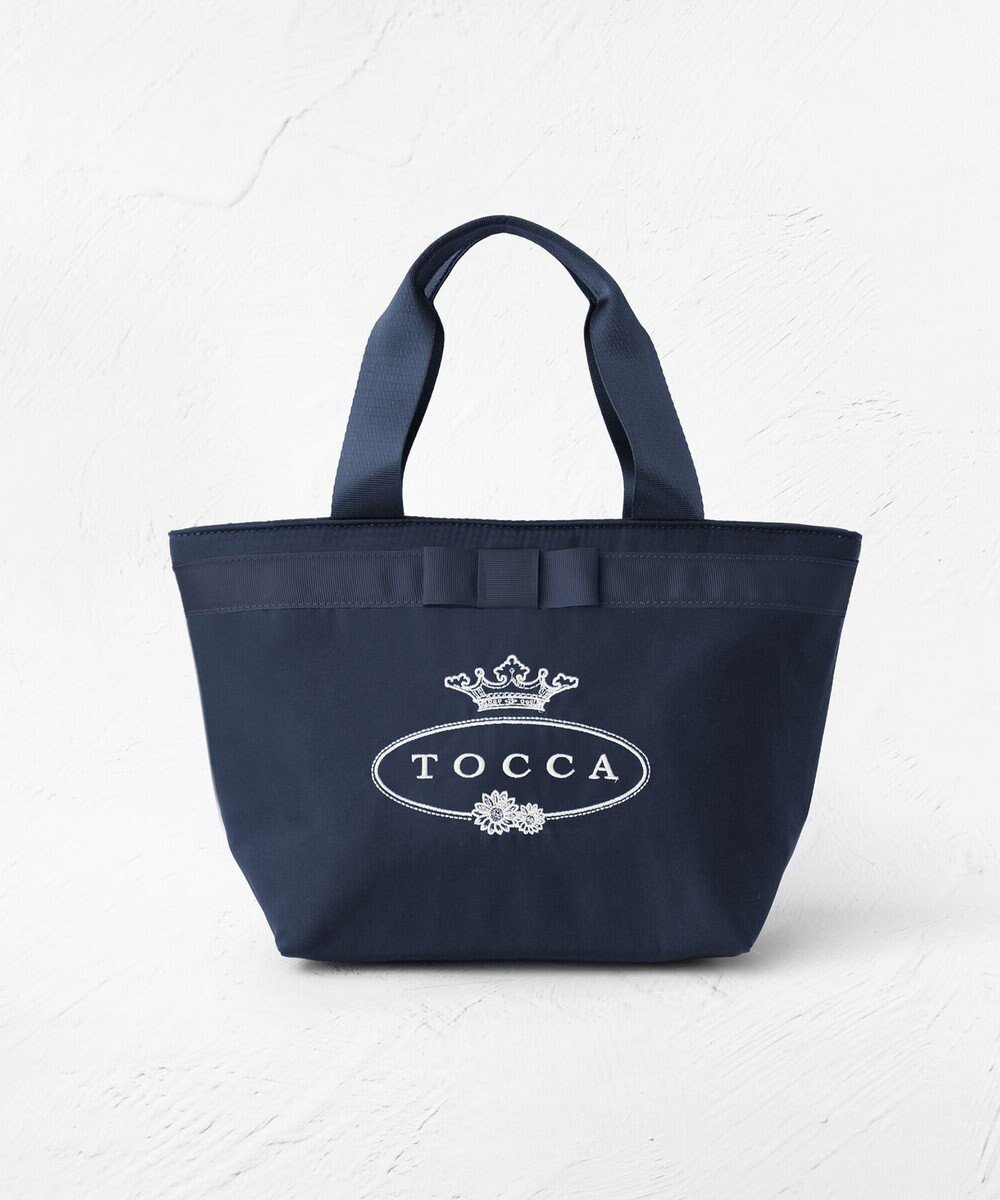 【トッカ/TOCCA】の【WEB&一部店舗限定】POINT OF RIBBON COOLERBAG クーラーバッグ インテリア・キッズ・メンズ・レディースファッション・服の通販 founy(ファニー) 　ファッション　Fashion　レディースファッション　Fashion for Women　バッグ　Bags　おすすめ　Recommended / Our Picks　ギフト プレゼント　Gift / Present　シンプル　Simple, Minimal　ポケット　Pocket, Pocket Detail　メッシュ　Mesh, Net Fabric　エレガント 上品　Elegant　夏　Summer　財布　Wallet, Purse　ビジネス 仕事 通勤　Business / Work / Commuting　[新色]ネイビー系|ID: prp329100004267353 ipo3291000000030797600
